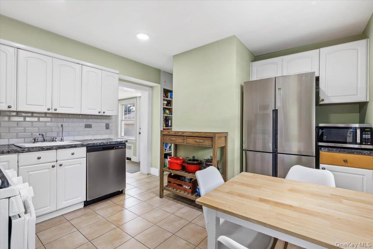 249 Centre Avenue Property Photo 9