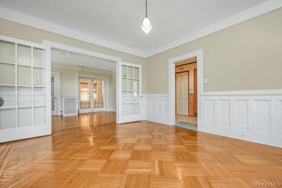 215 Conklin Street Lower Property Photo 3