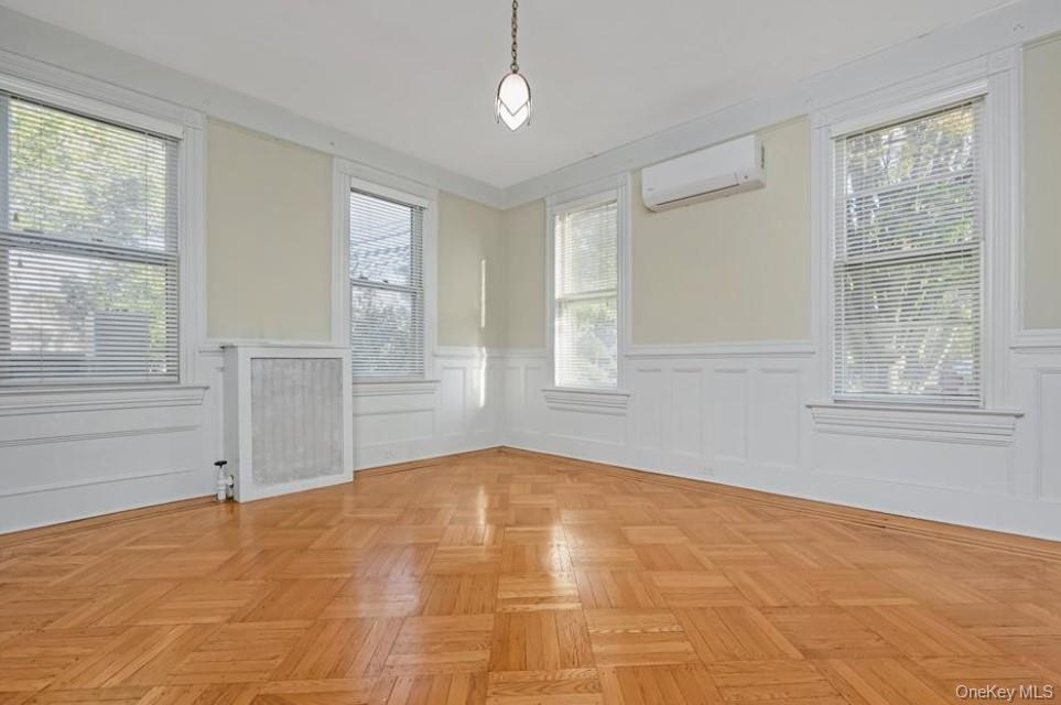 215 Conklin Street Lower Property Photo 14