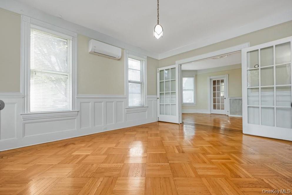 215 Conklin Street Lower Property Photo 16