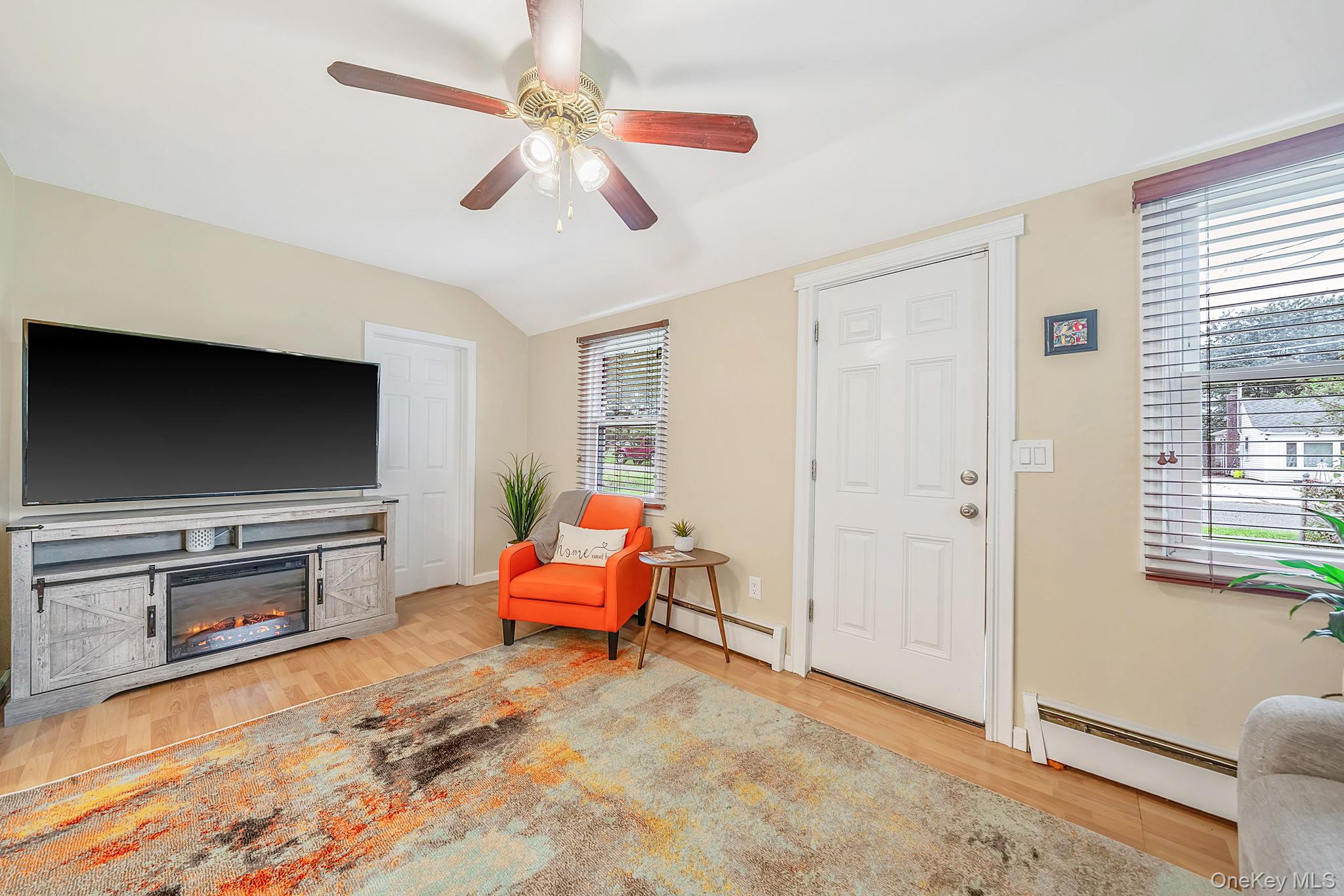 86 Woodycrest Drive Property Photo 6