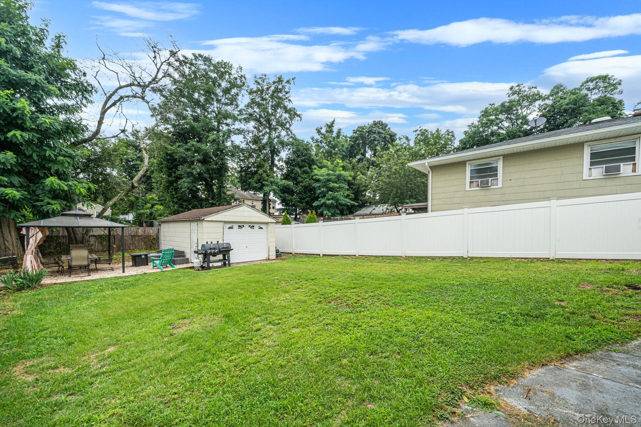 86 Woodycrest Drive Property Photo 17