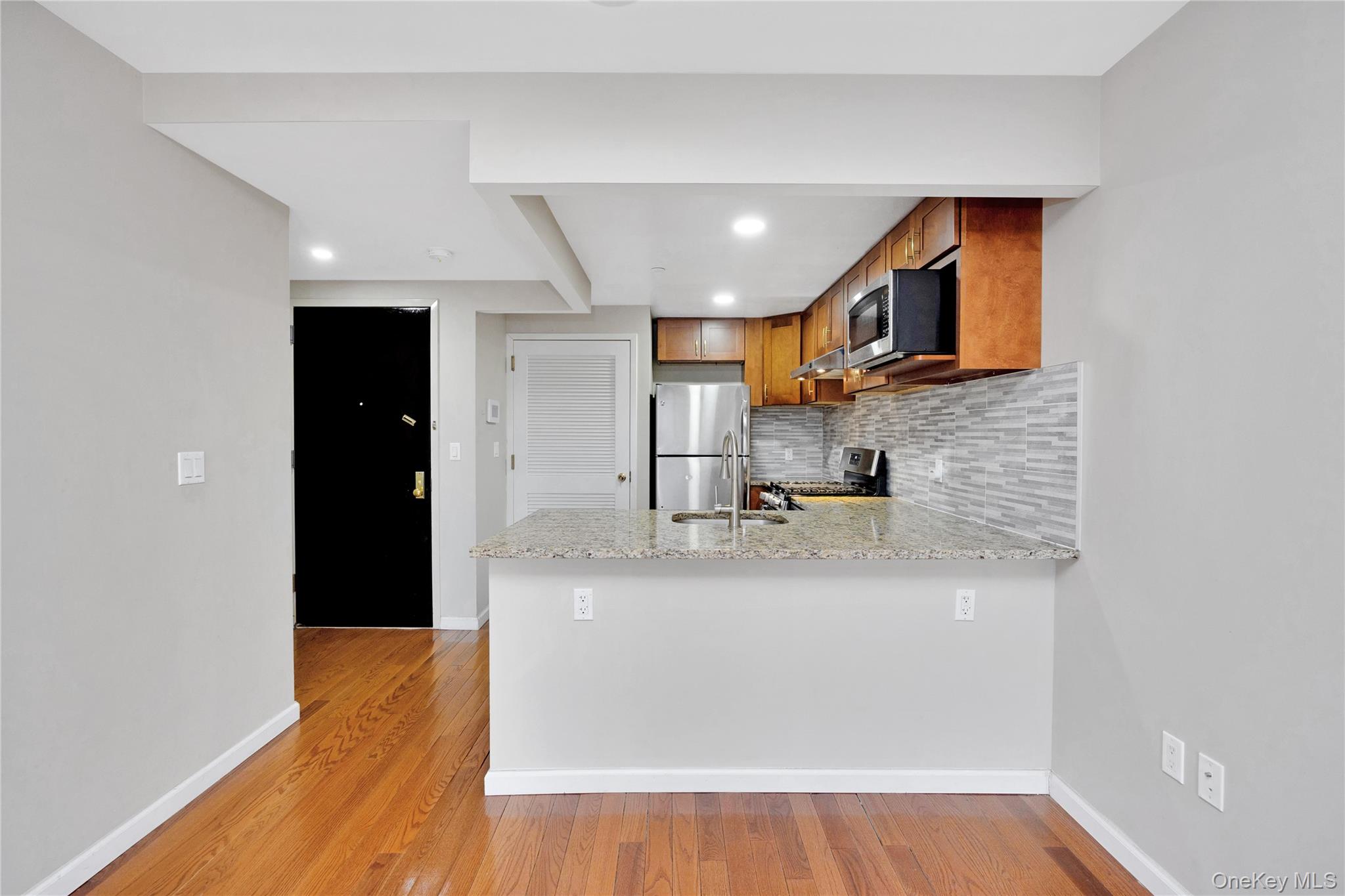 172-18 Jamaica Avenue 5d Property Photo 12