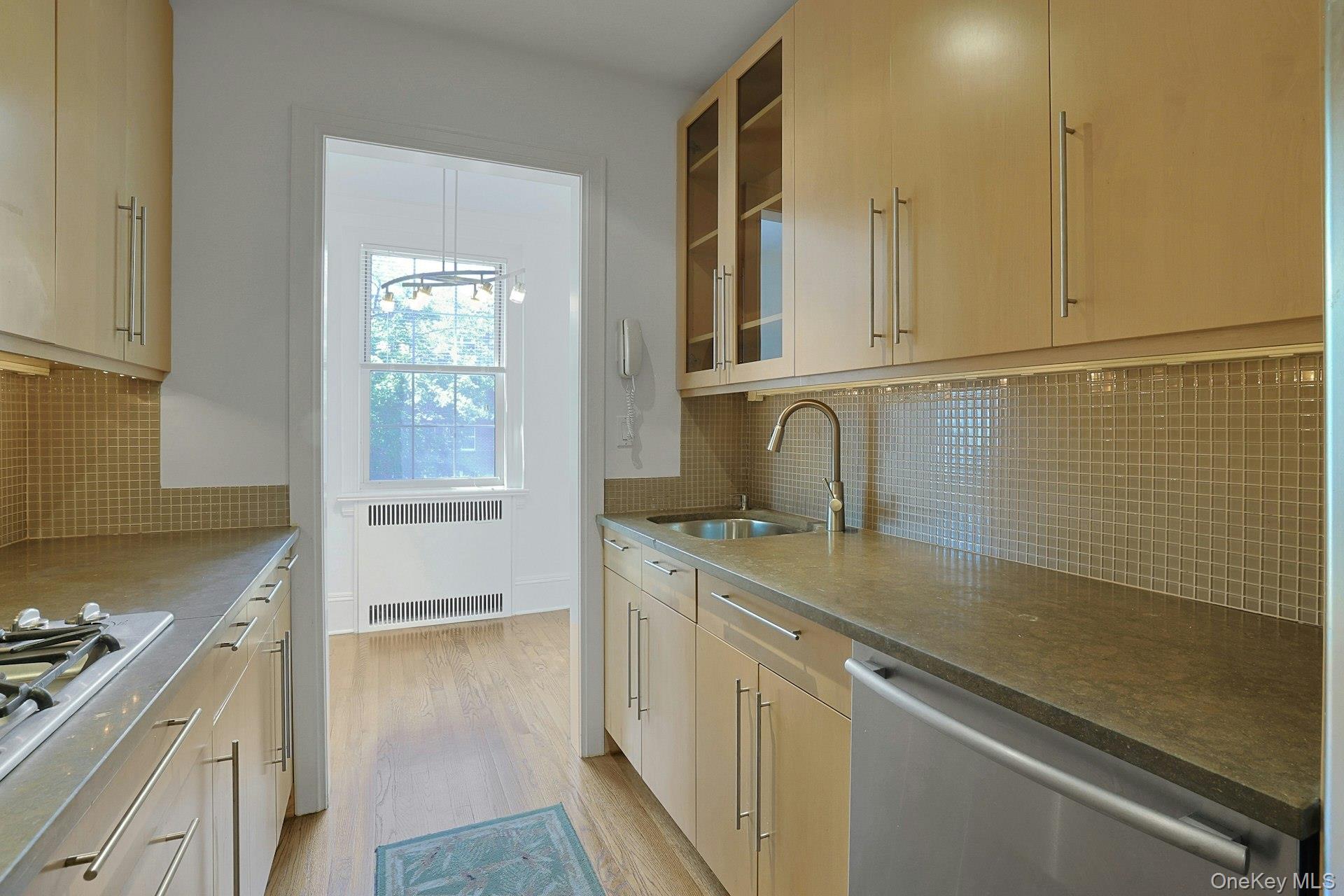 253 Garth Road 3e Property Photo 8