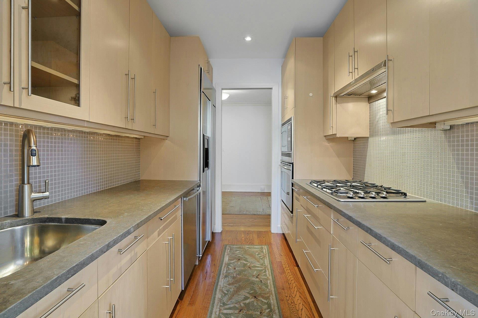 253 Garth Road 3e Property Photo 12