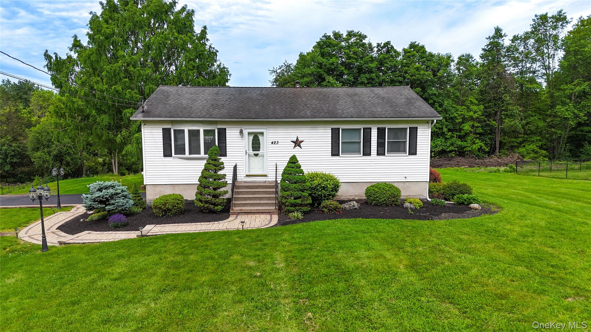 423 Rock Cut Road Property Photo 1