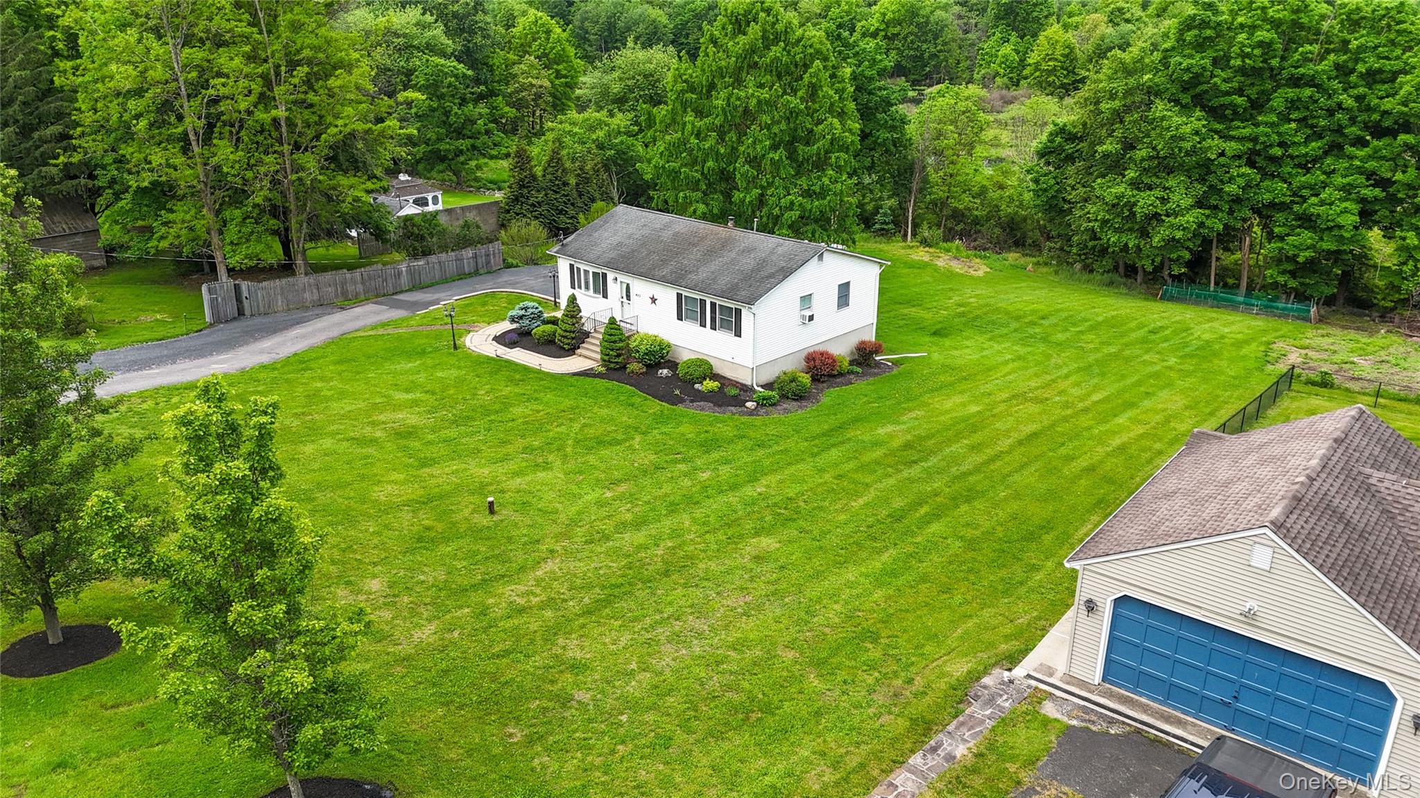 423 Rock Cut Road Property Photo 6