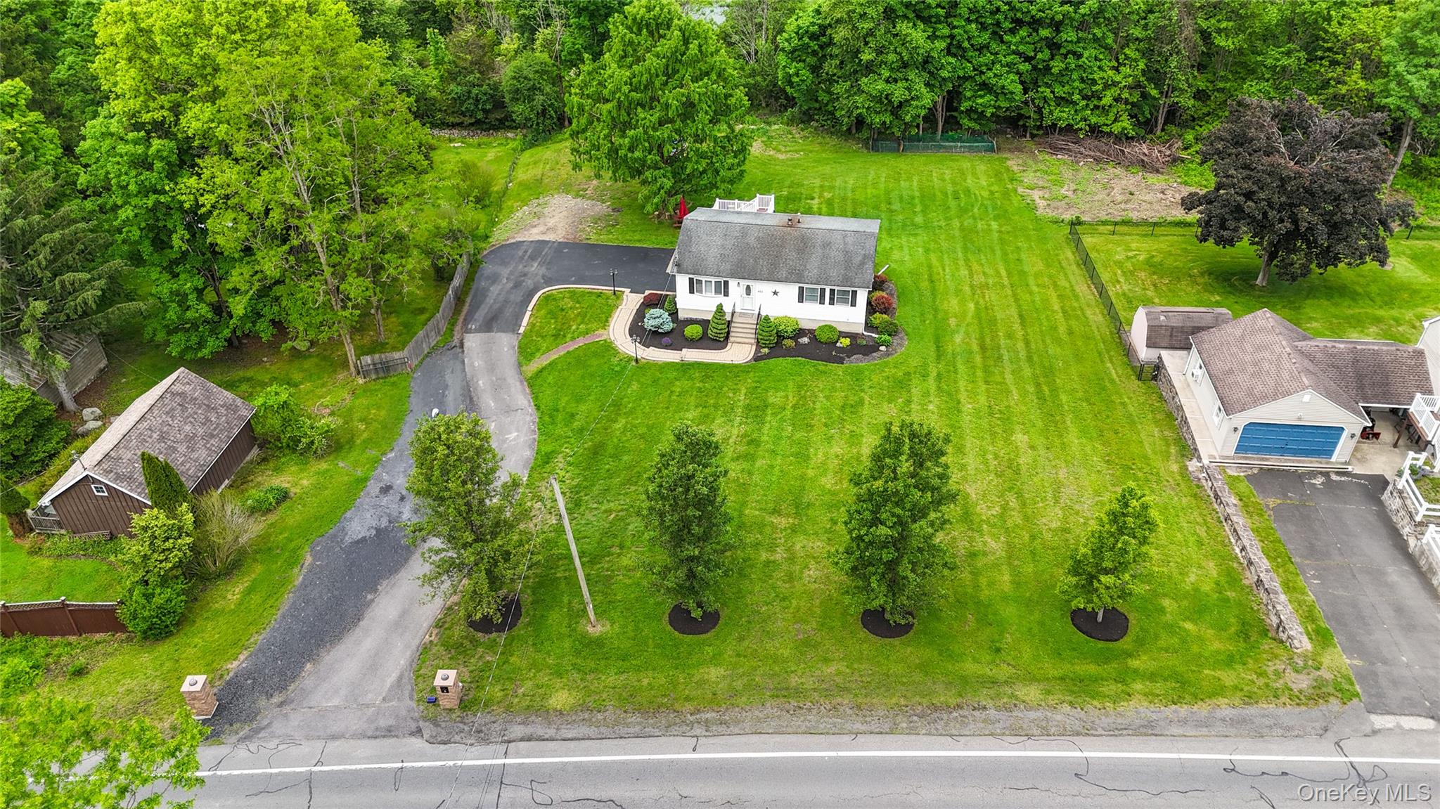 423 Rock Cut Road Property Photo 7