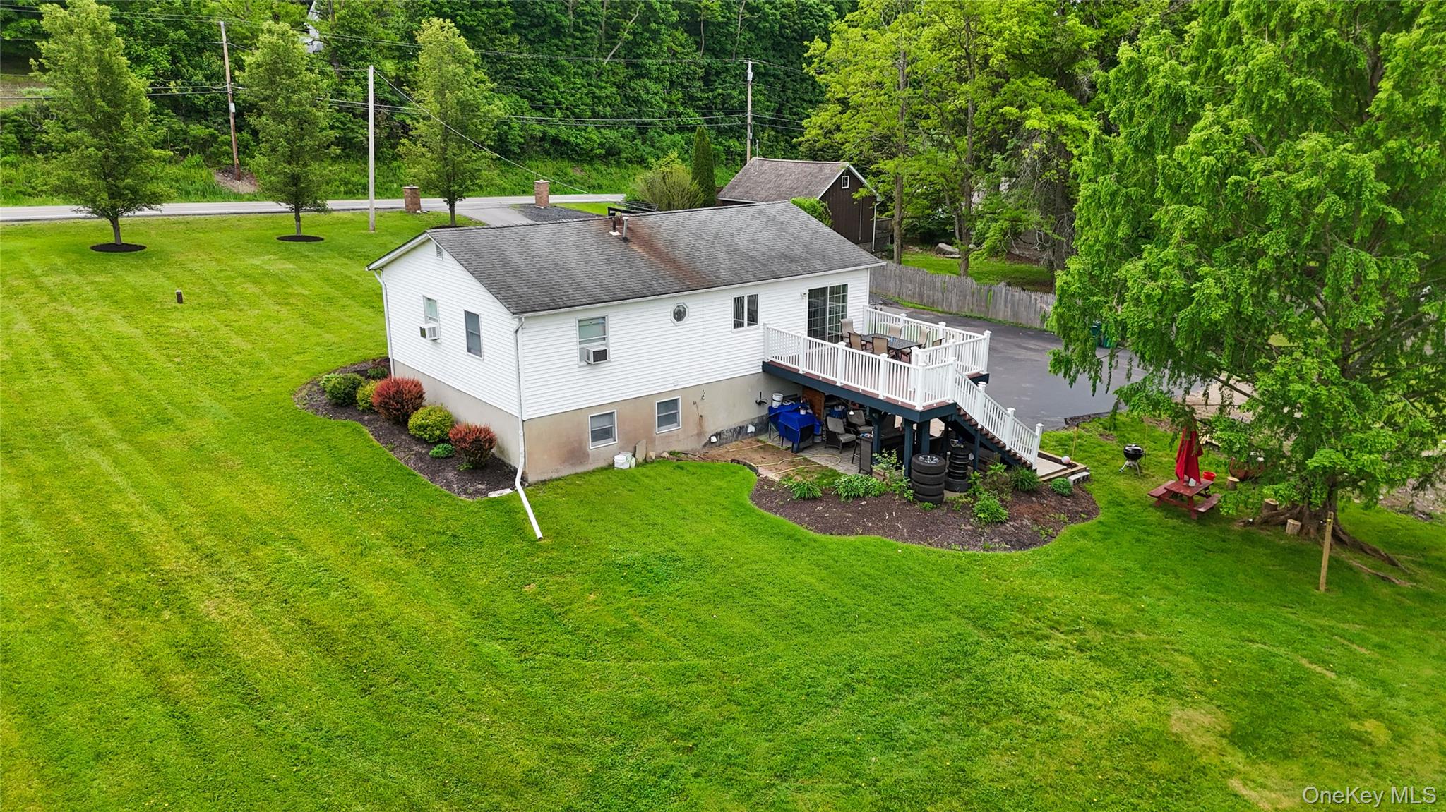 423 Rock Cut Road Property Photo 9