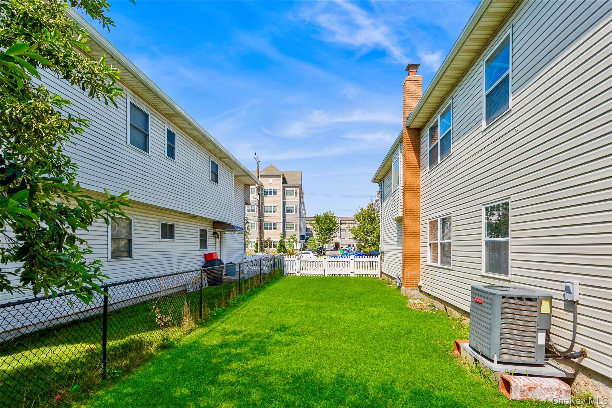 2929 Rockaway Avenue Property Photo 8