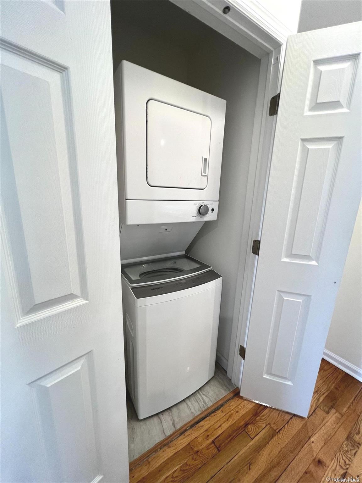 249 E Broadway Property Photo 9