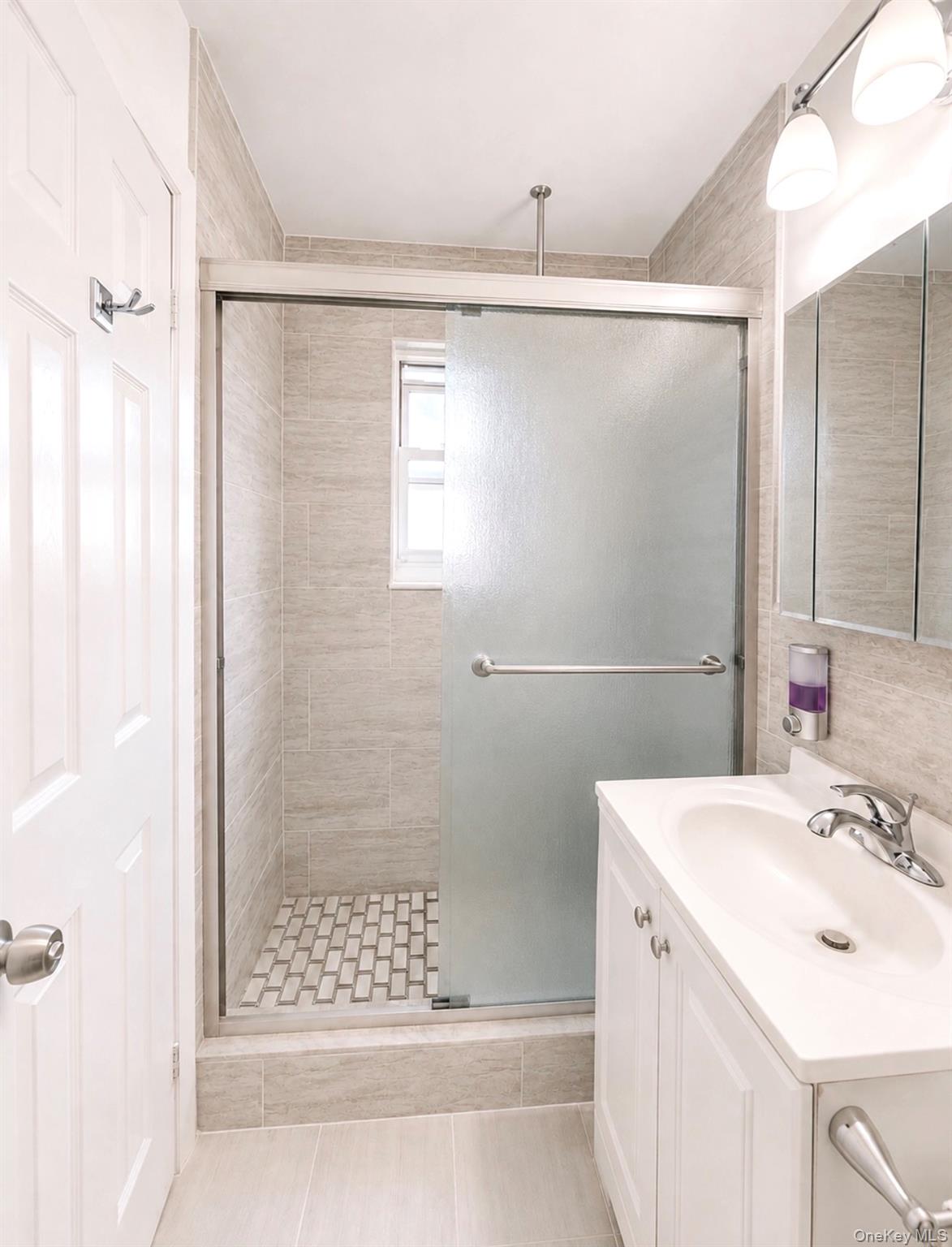 15054 Melbourne Avenue 1r Property Photo 8