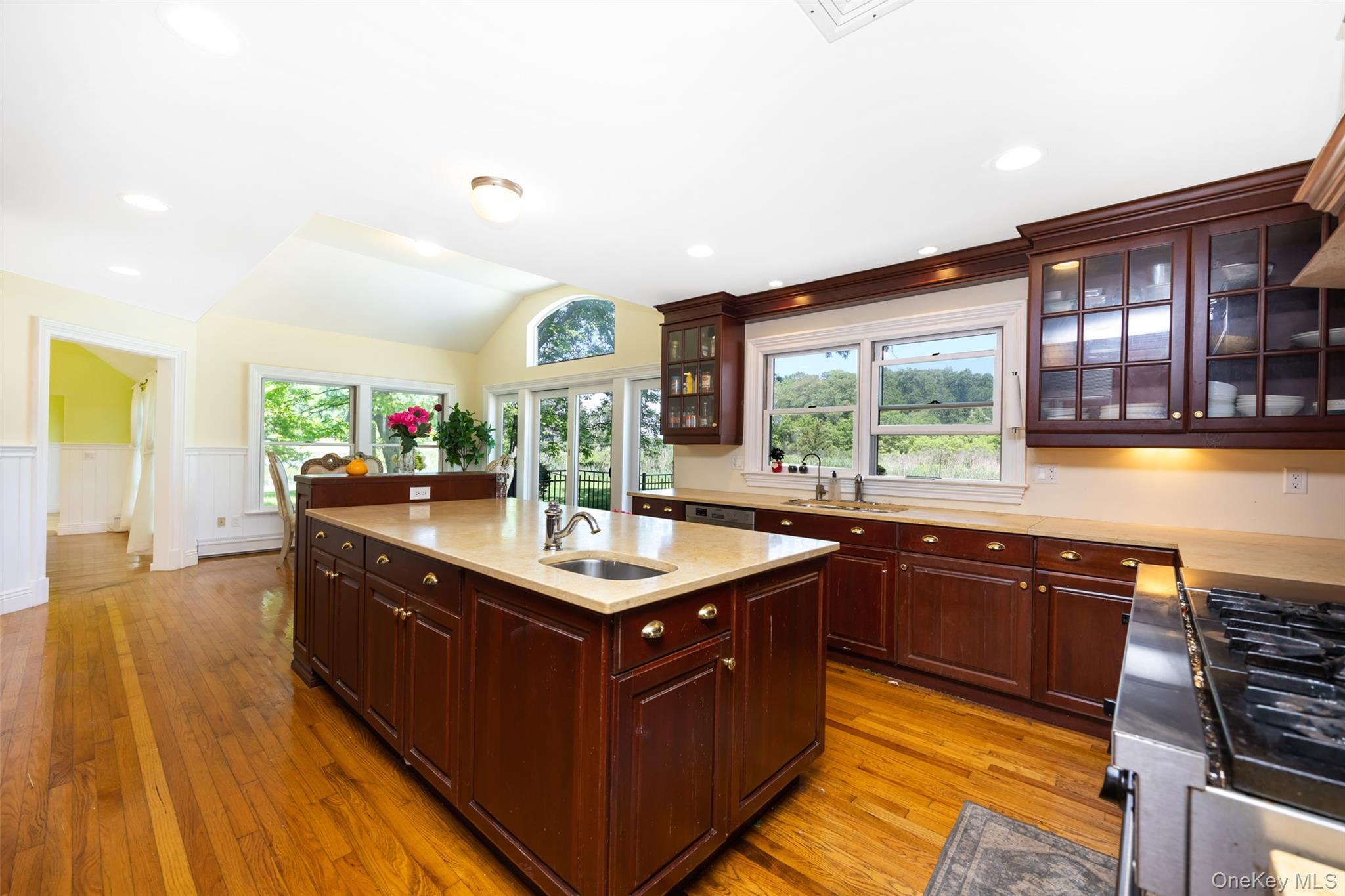 235 Centre Island Road Property Photo 4
