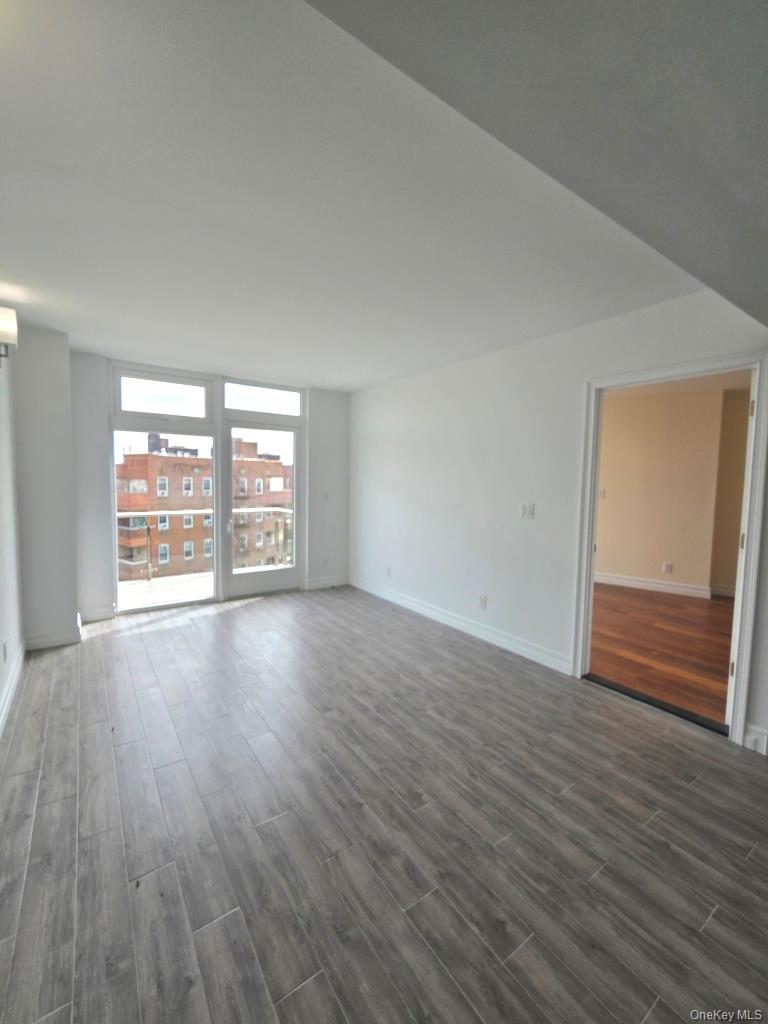 65-18 Austin Street 7e Property Photo 6