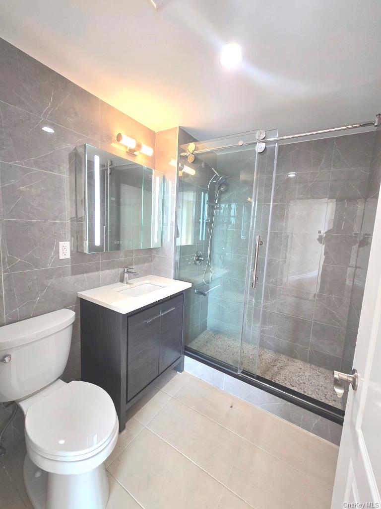 65-18 Austin Street 7e Property Photo 9