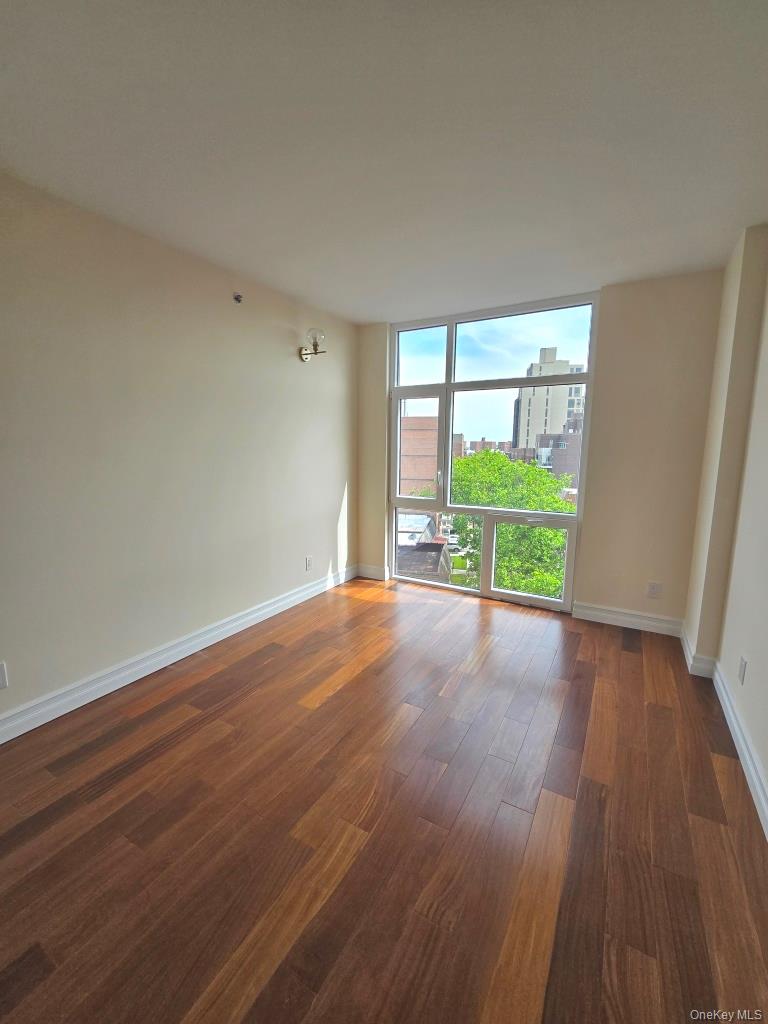 65-18 Austin Street 7e Property Photo 10