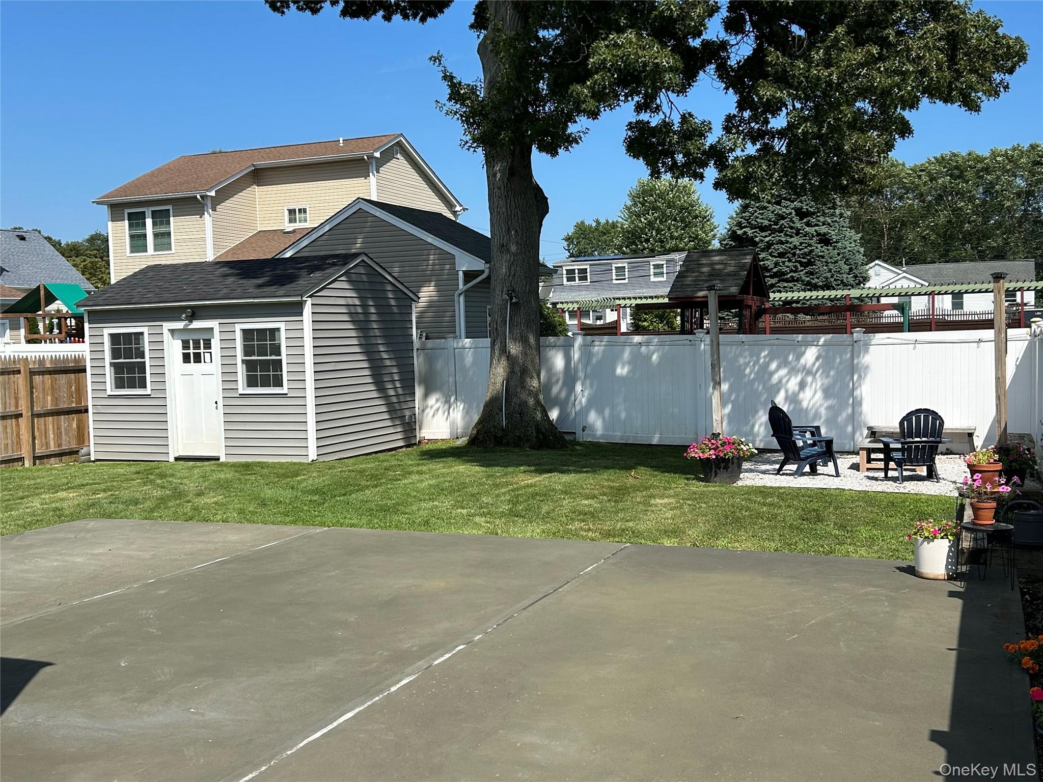 704 Myrtle Avenue Property Photo 3