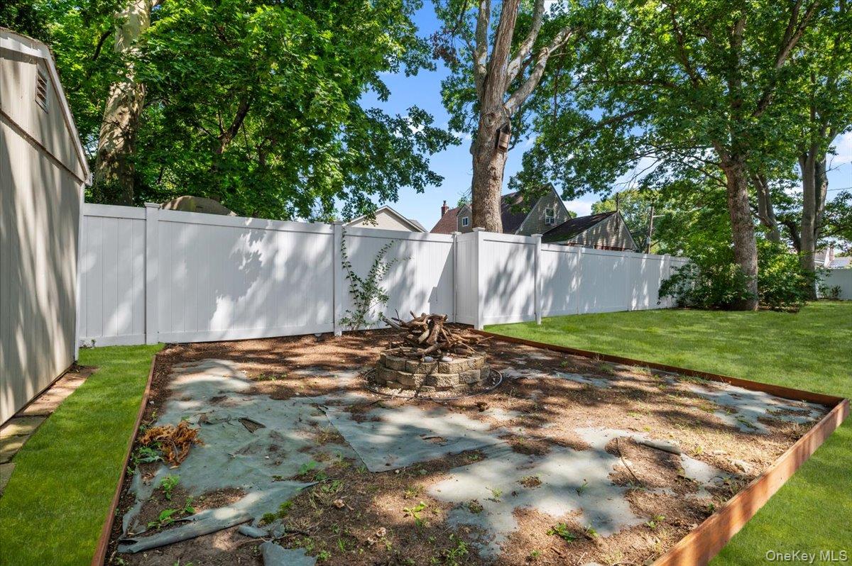 369 Central Avenue Property Photo 28