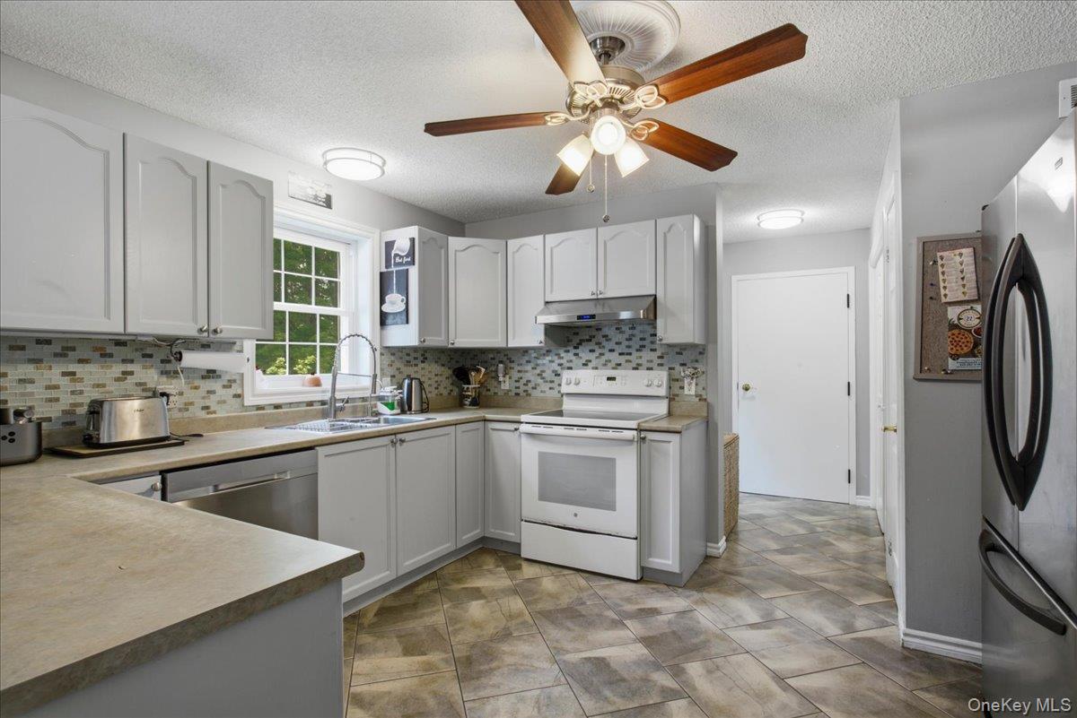 36 Hillside Avenue Property Photo 16