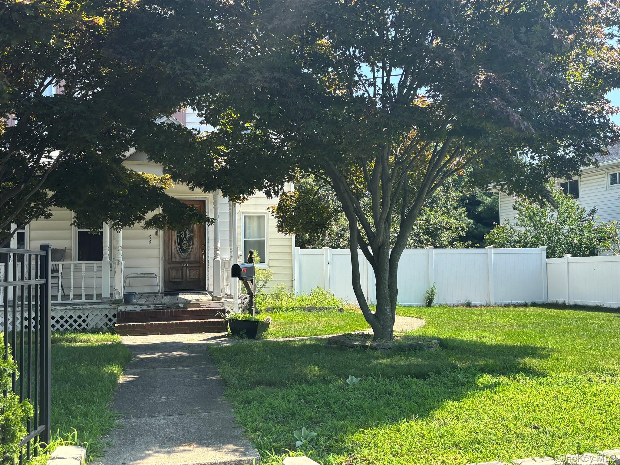 1023 Newbridge Road Property Photo 2