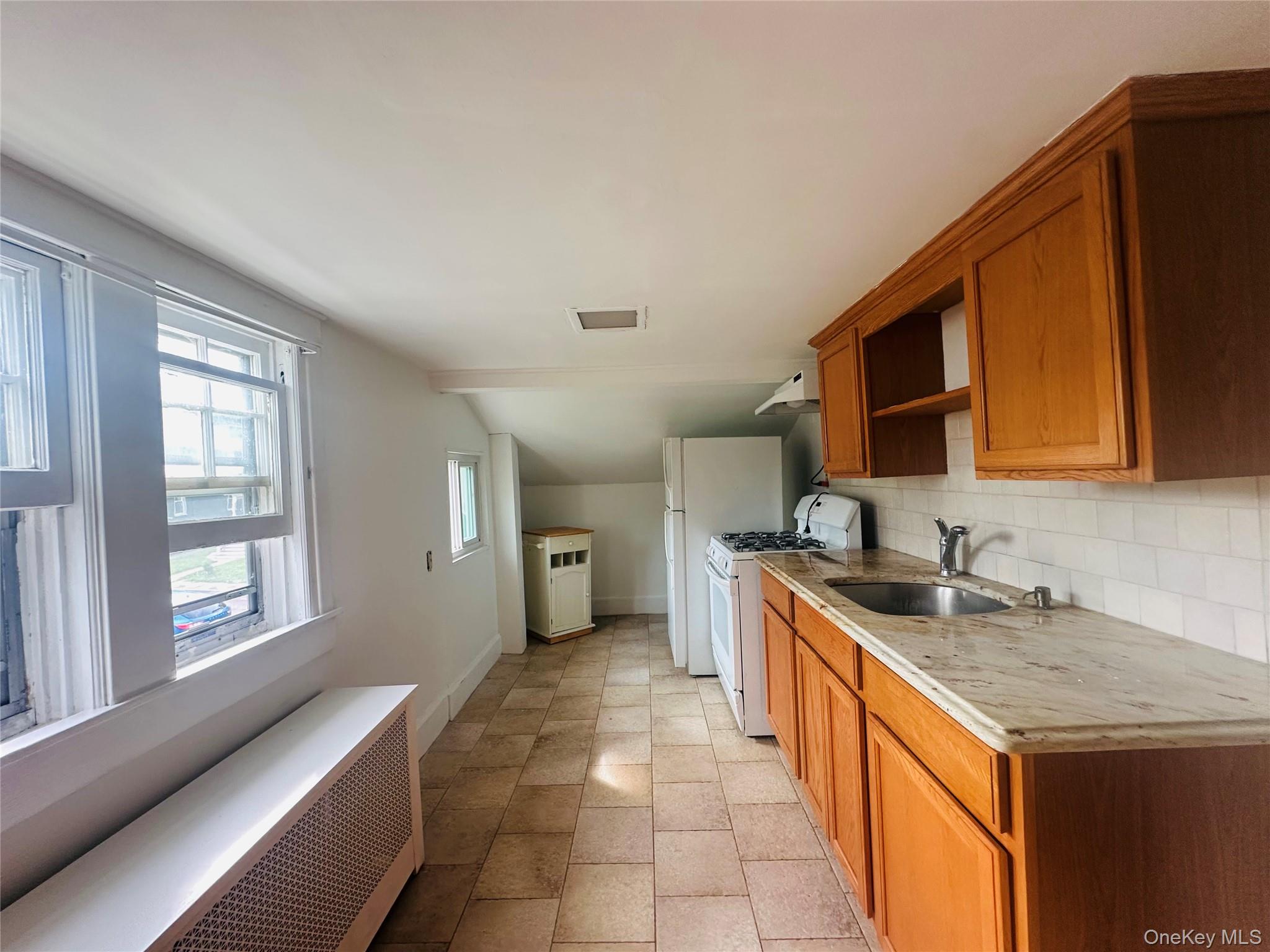 12 Cliff Street 2 Property Photo 5
