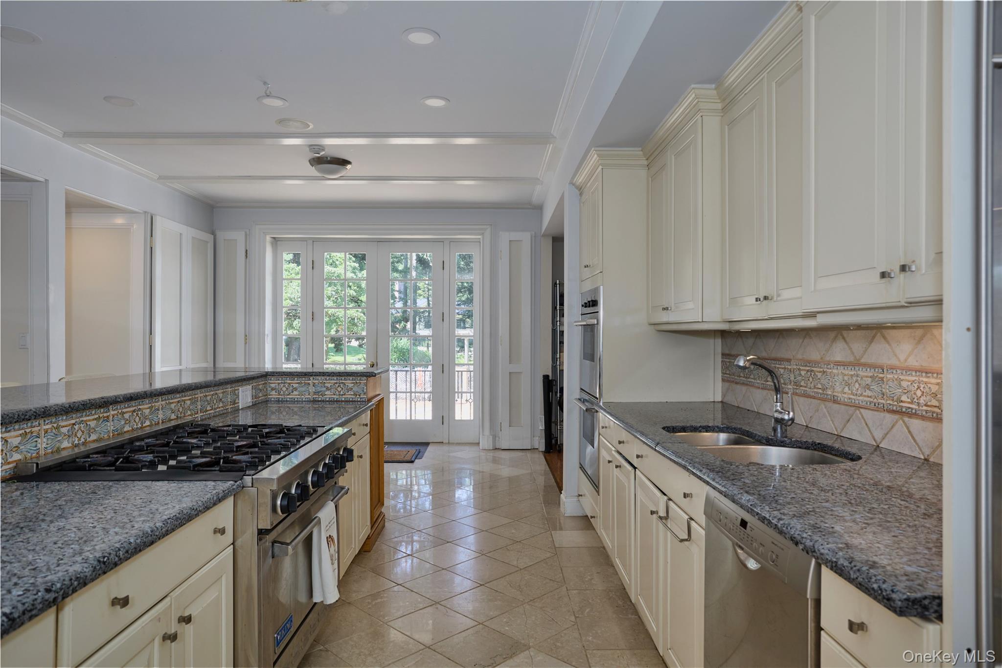 102 W Lake Road Property Photo 15