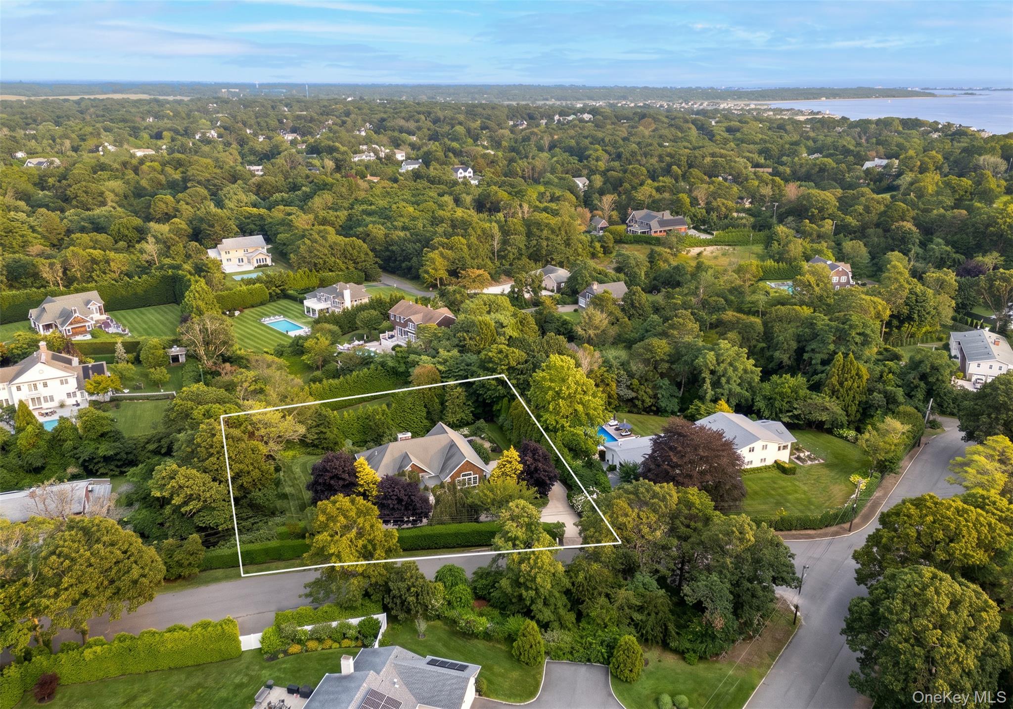 10 Peconic View Court Property Photo 2
