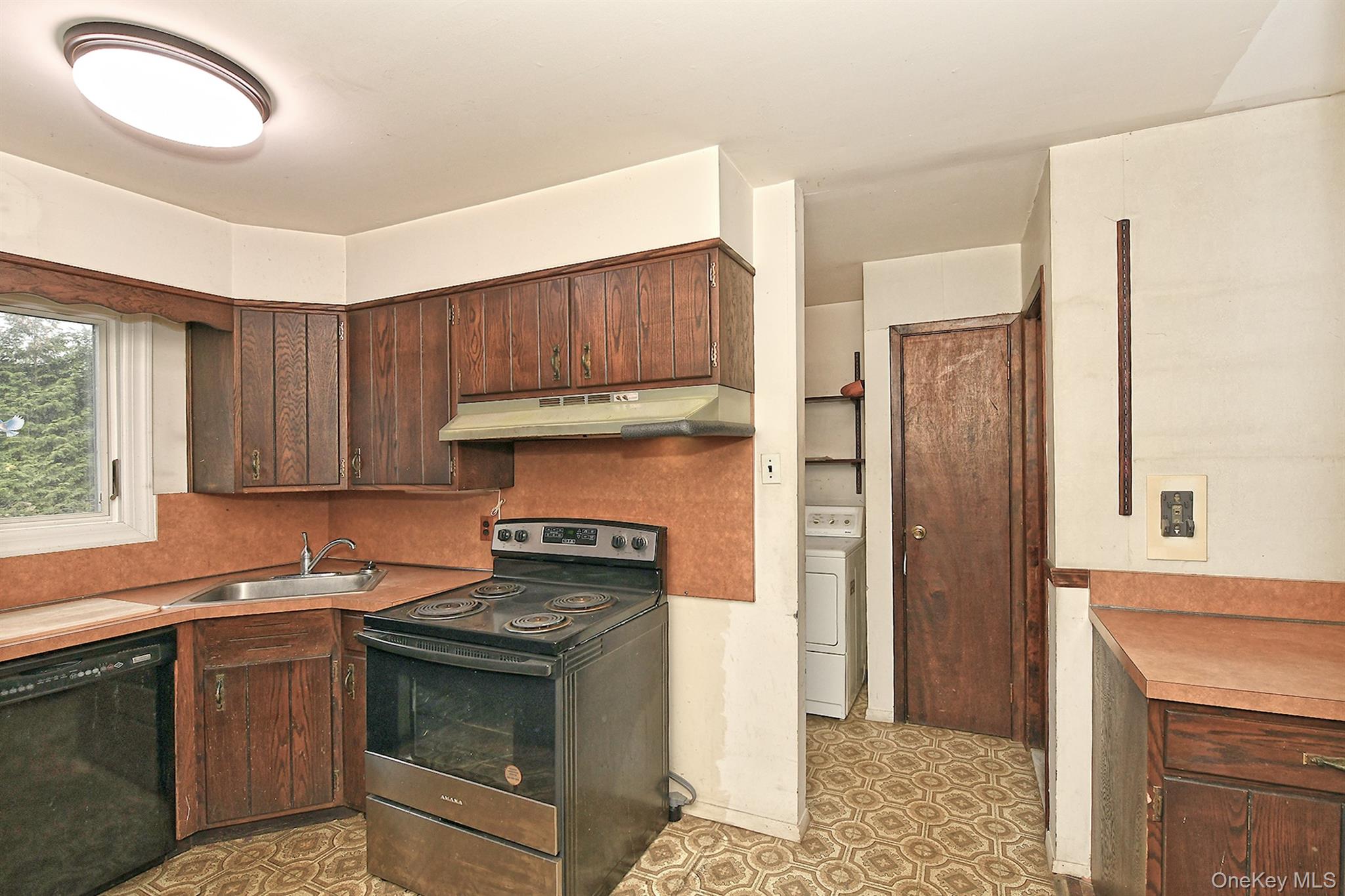 6 Duquesne Drive Property Photo 12