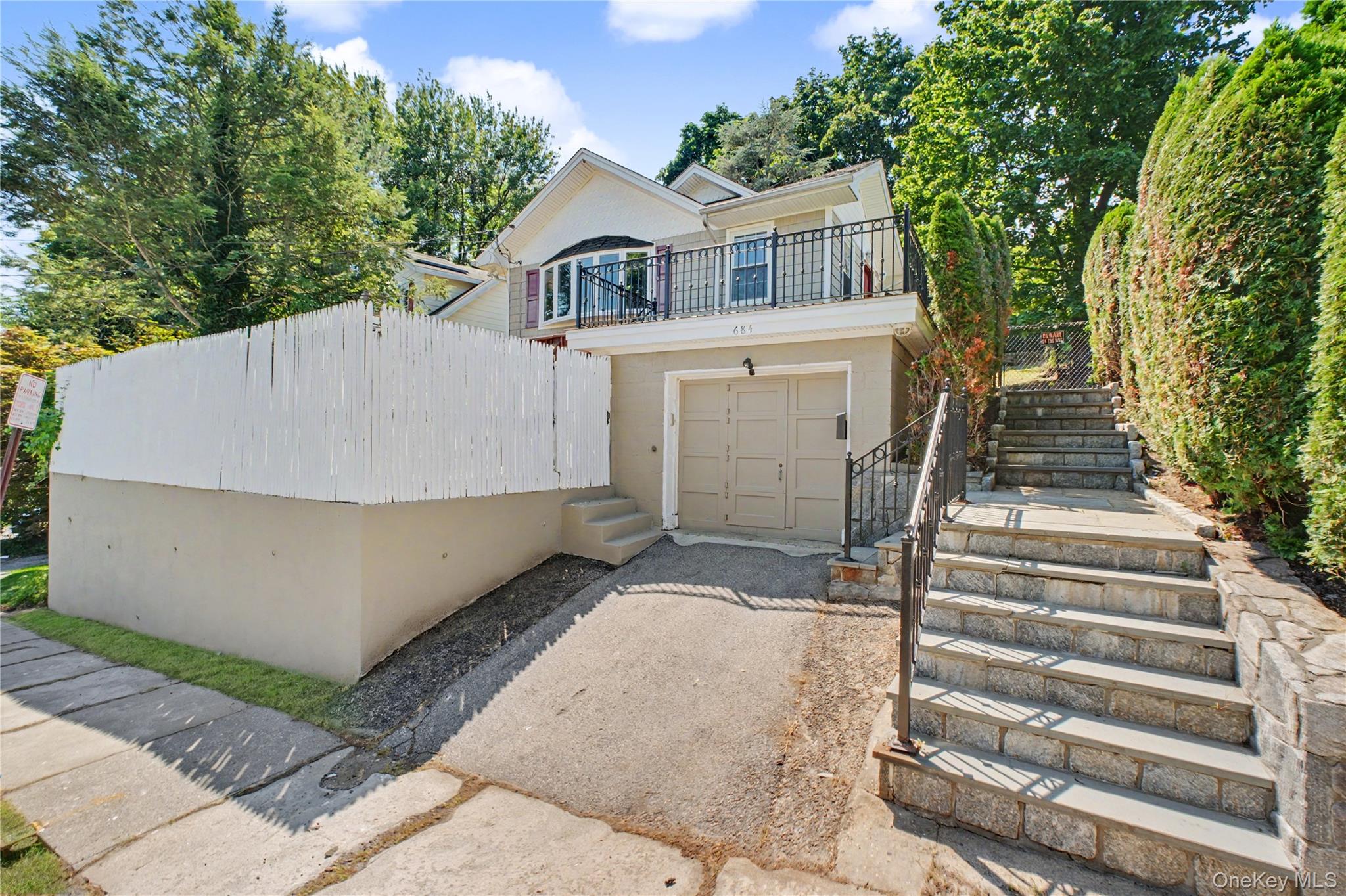 684 Marion Avenue Property Photo 3