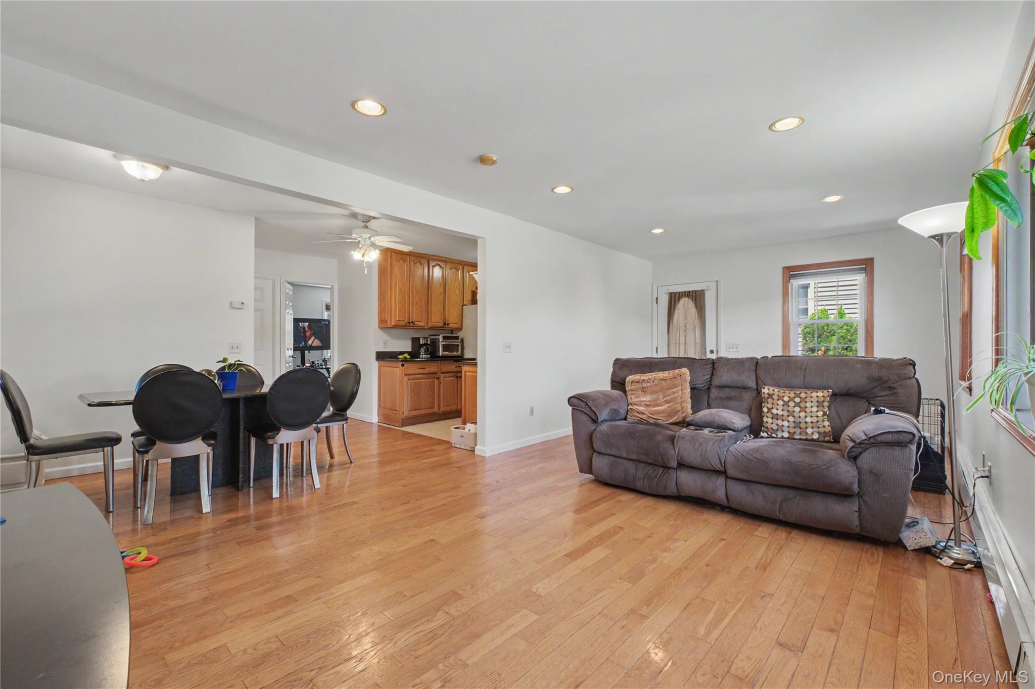 684 Marion Avenue Property Photo 8