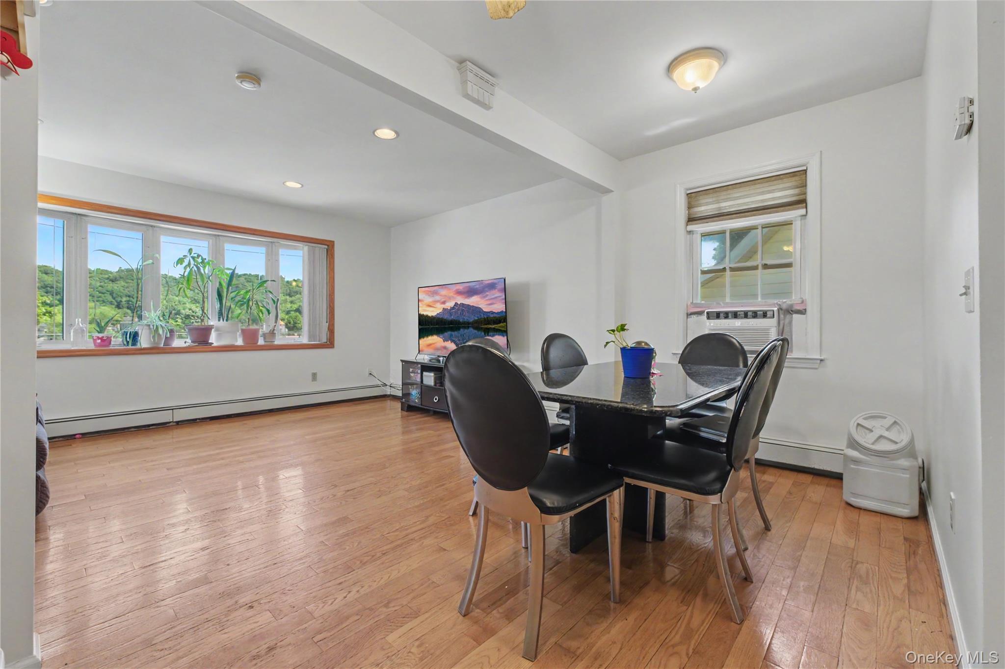 684 Marion Avenue Property Photo 9