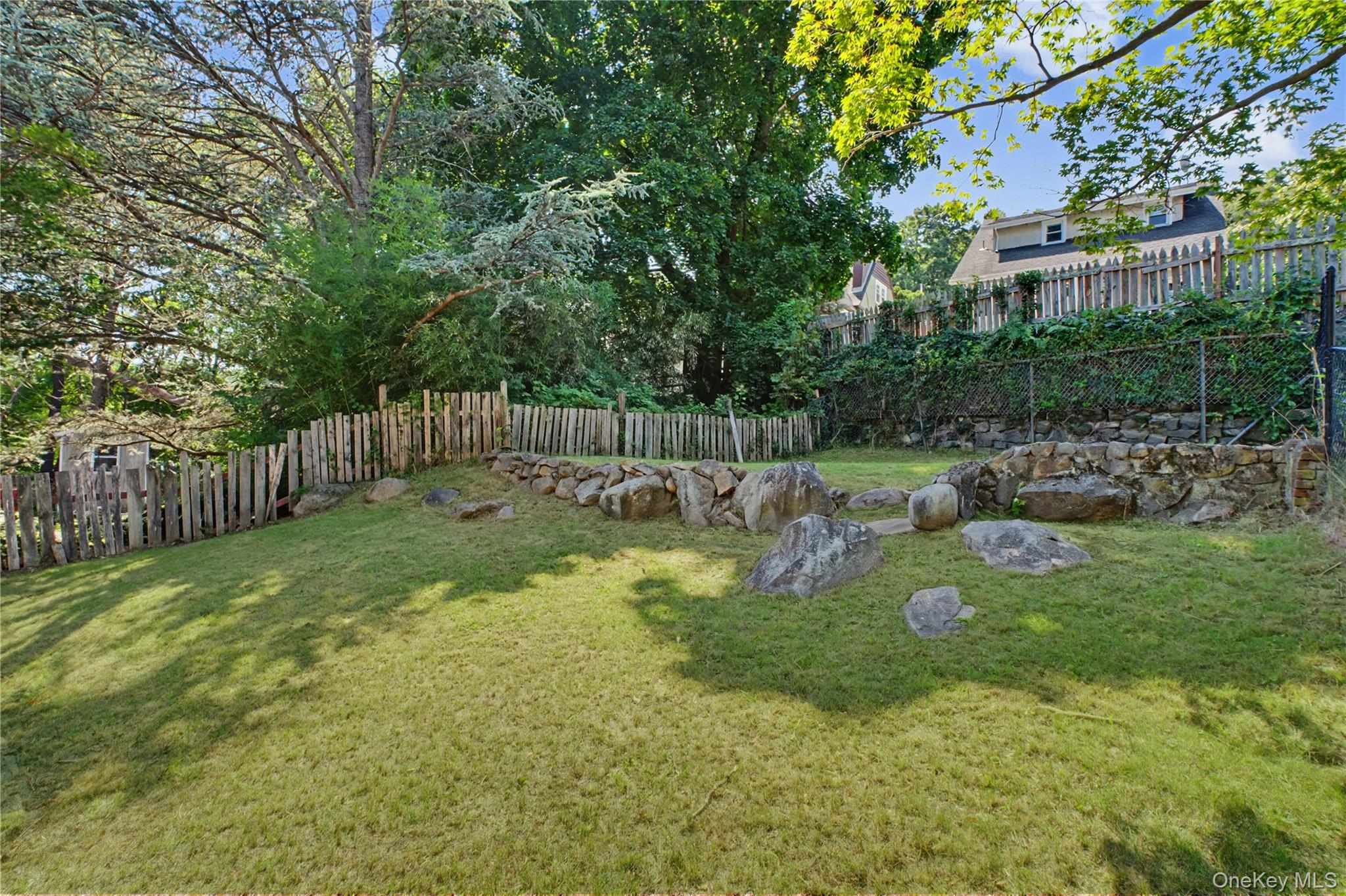 684 Marion Avenue Property Photo 27