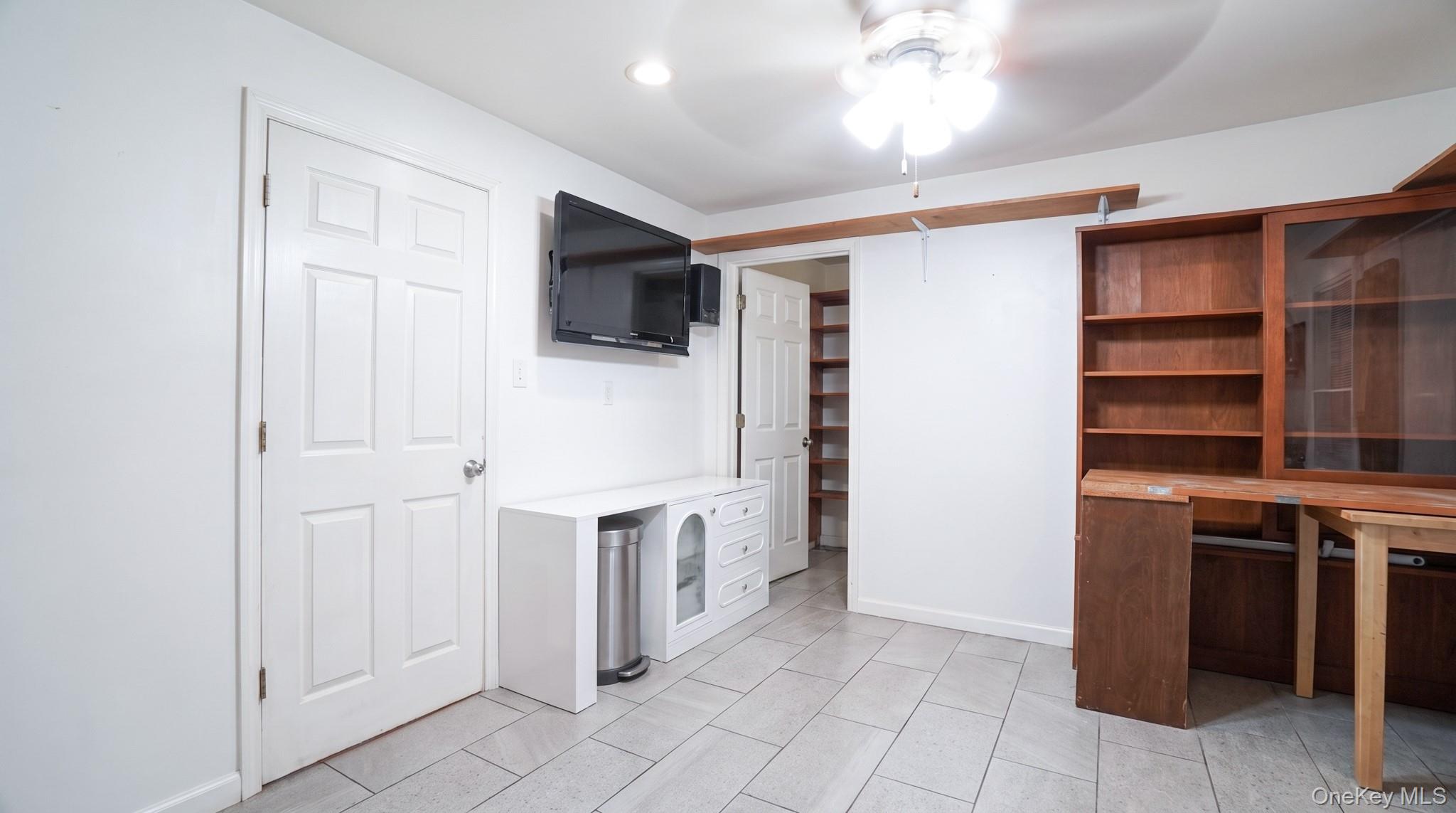 6932 Gouverneur Avenue Property Photo 17