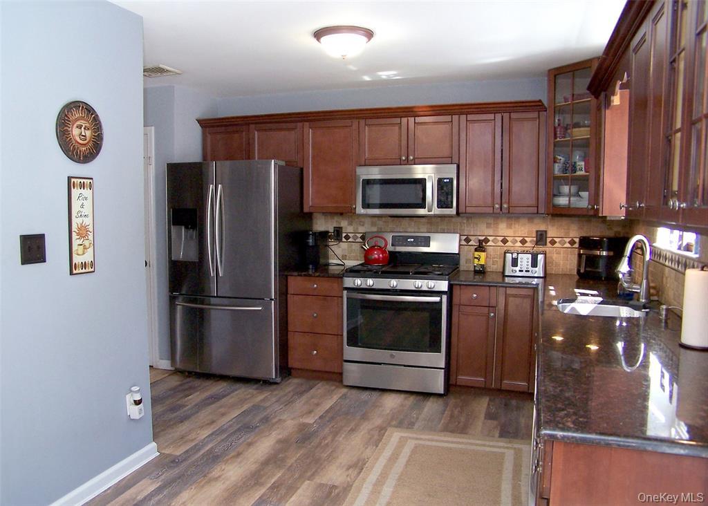 11 Doral Lane Property Photo 7