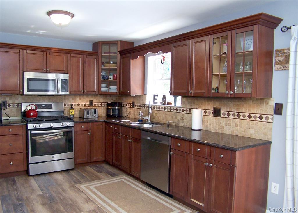 11 Doral Lane Property Photo 8