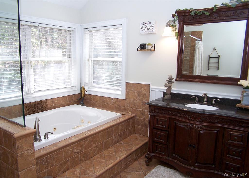 11 Doral Lane Property Photo 14