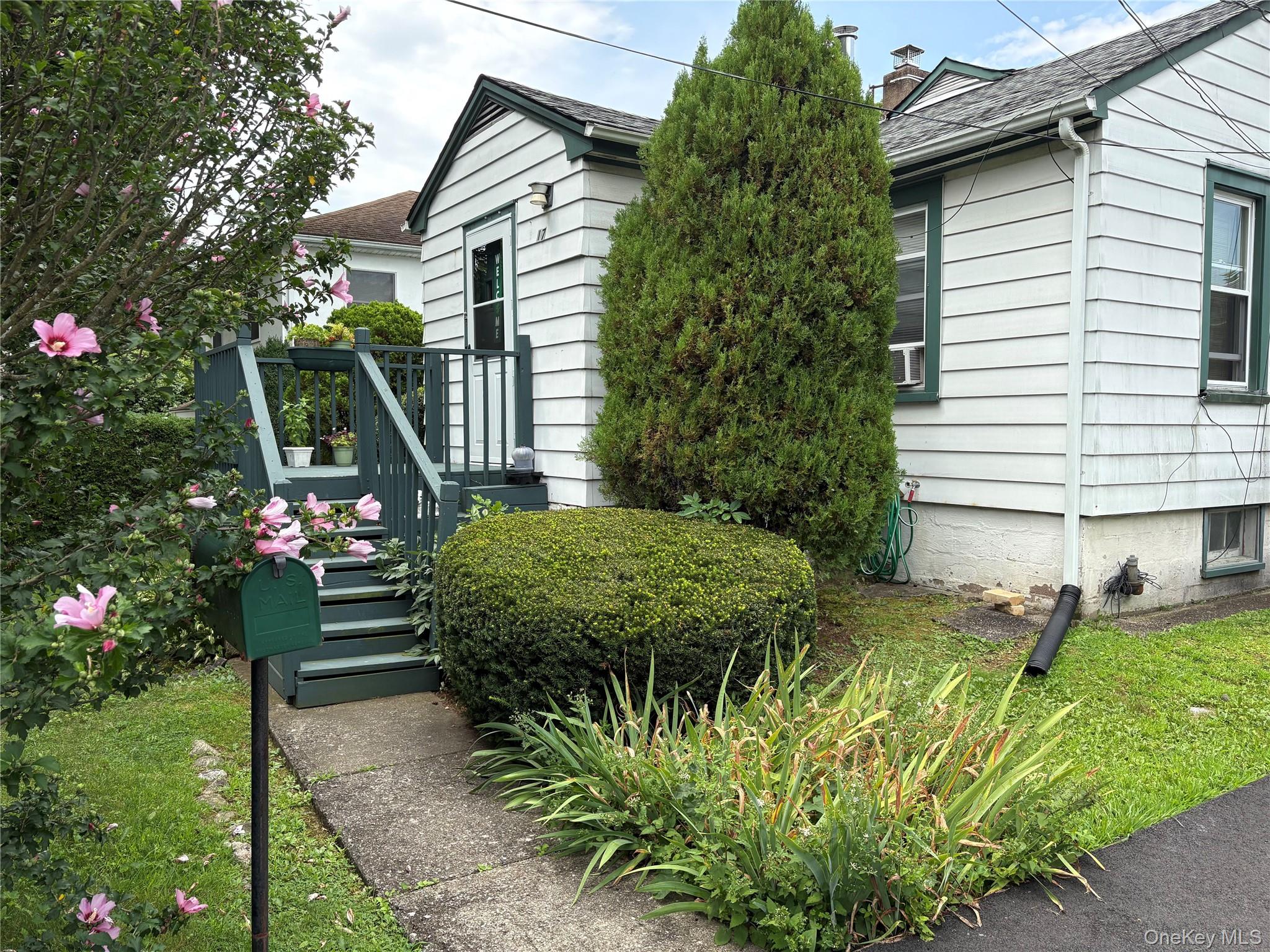 17 Sheridan Avenue Property Photo 2