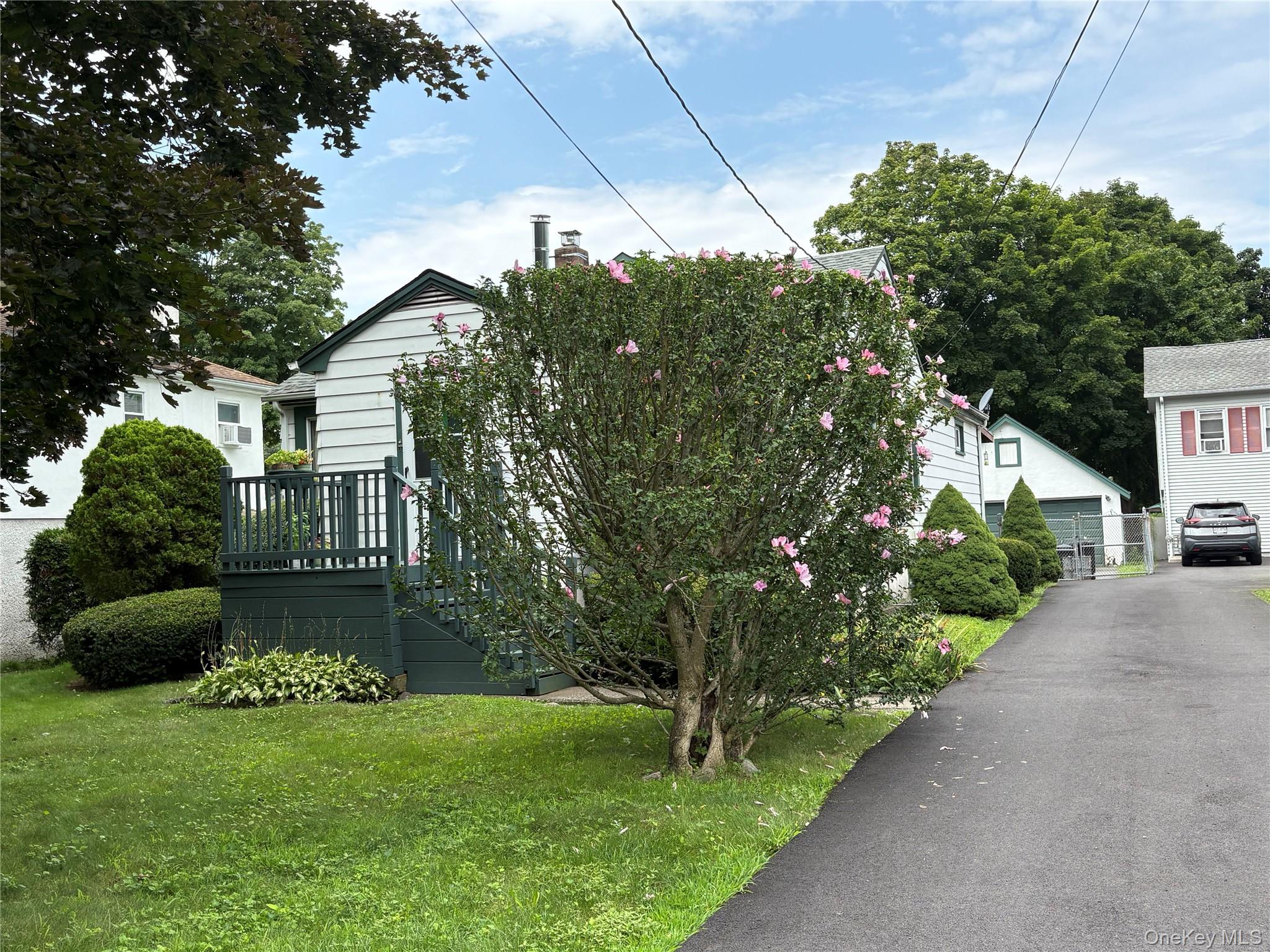 17 Sheridan Avenue Property Photo 3