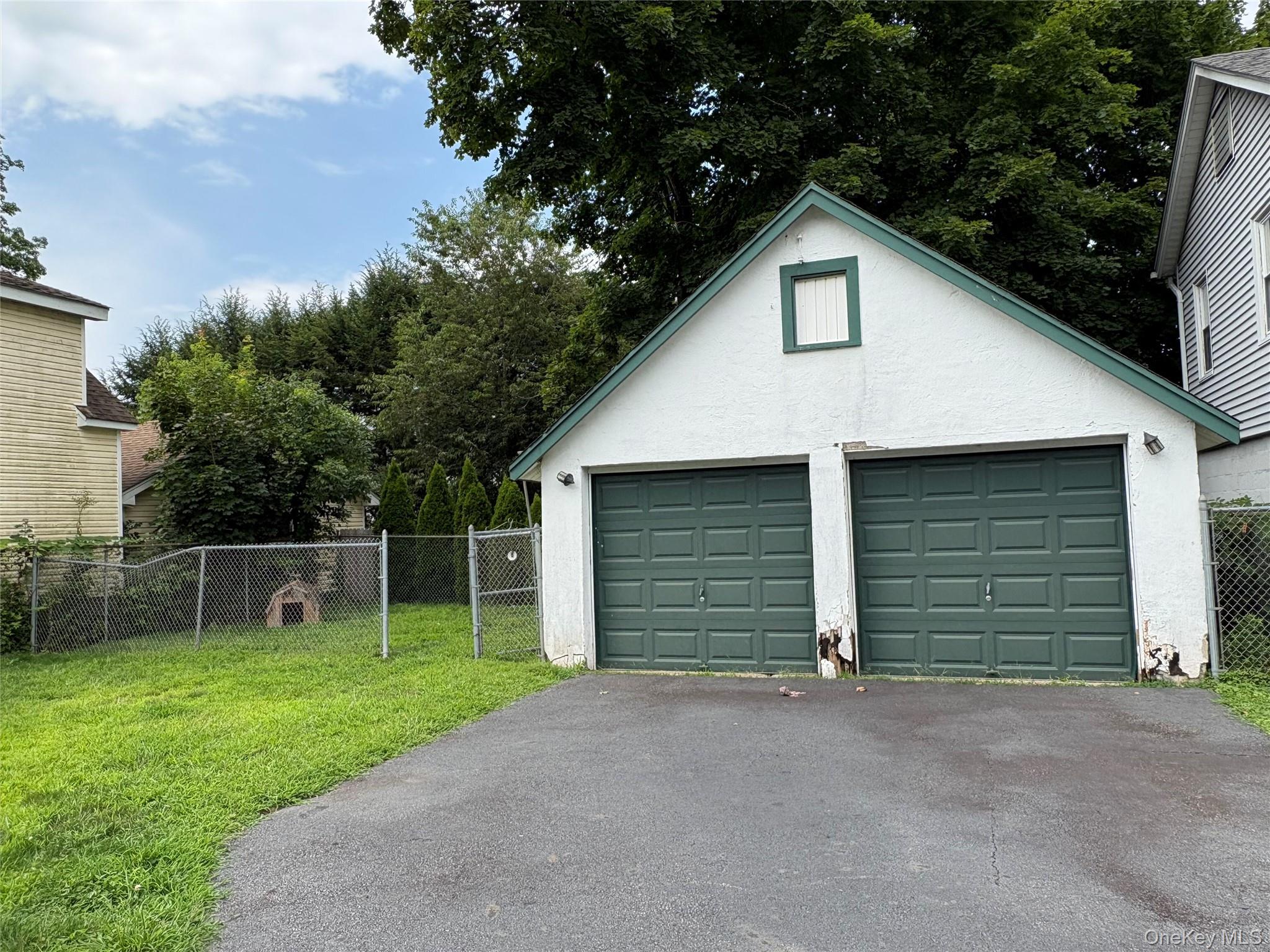 17 Sheridan Avenue Property Photo 6