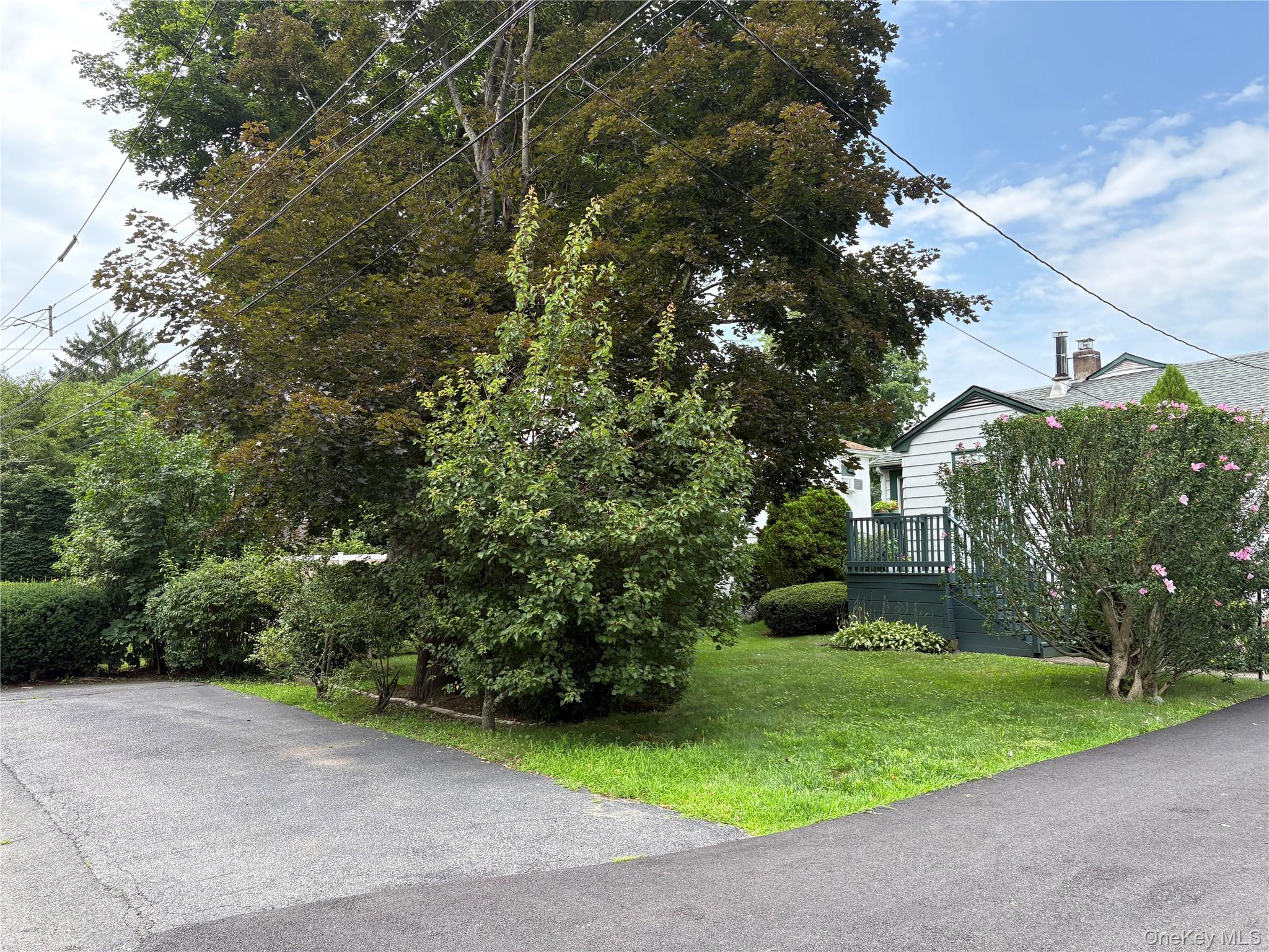 17 Sheridan Avenue Property Photo 7