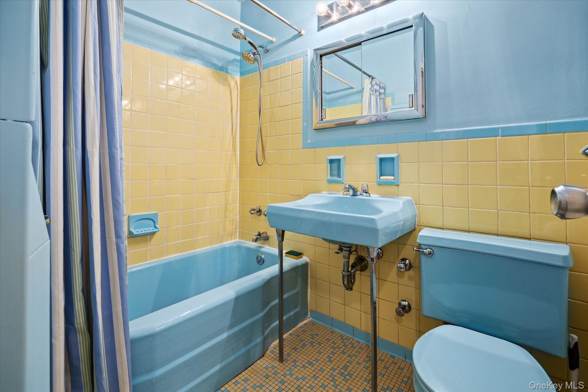 125-10 Queens Boulevard 716 Property Photo 9