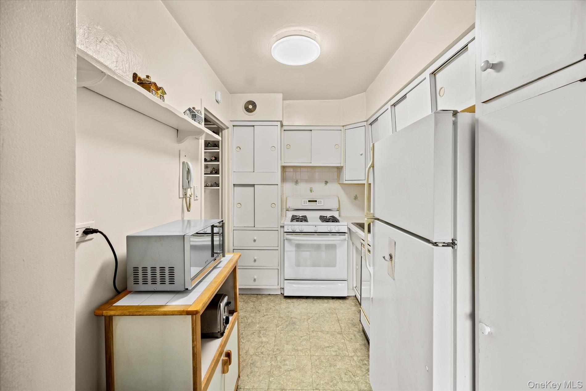 125-10 Queens Boulevard 716 Property Photo 11