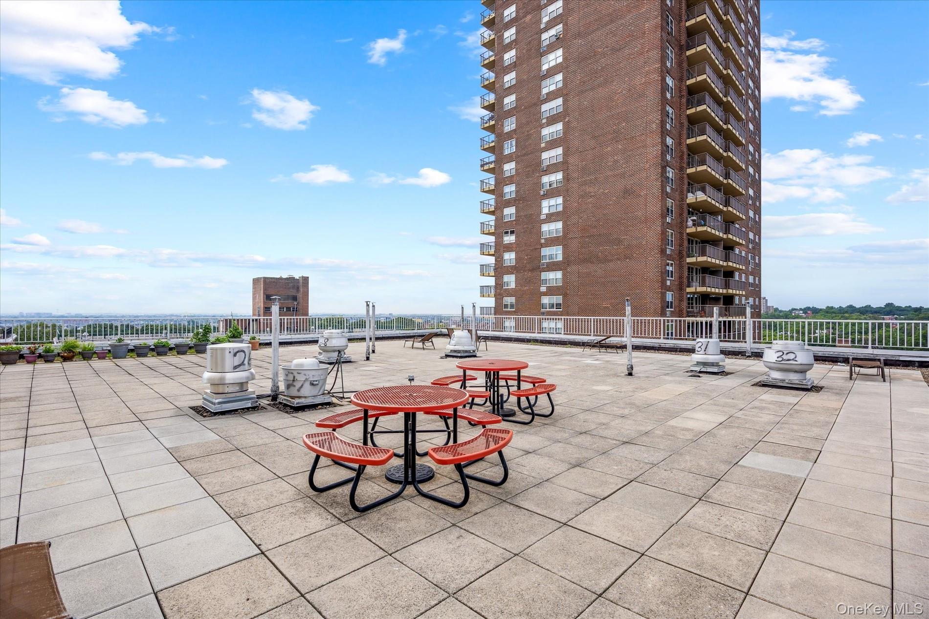 125-10 Queens Boulevard 716 Property Photo 14