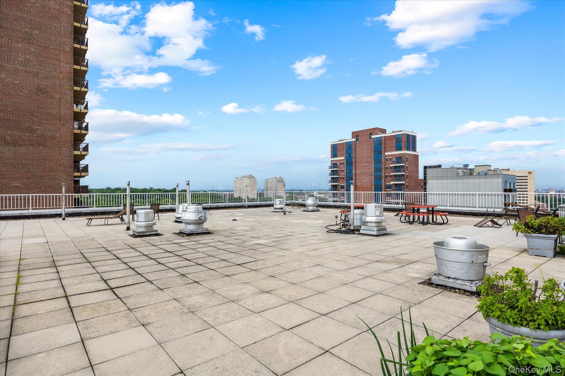 125-10 Queens Boulevard 716 Property Photo 18