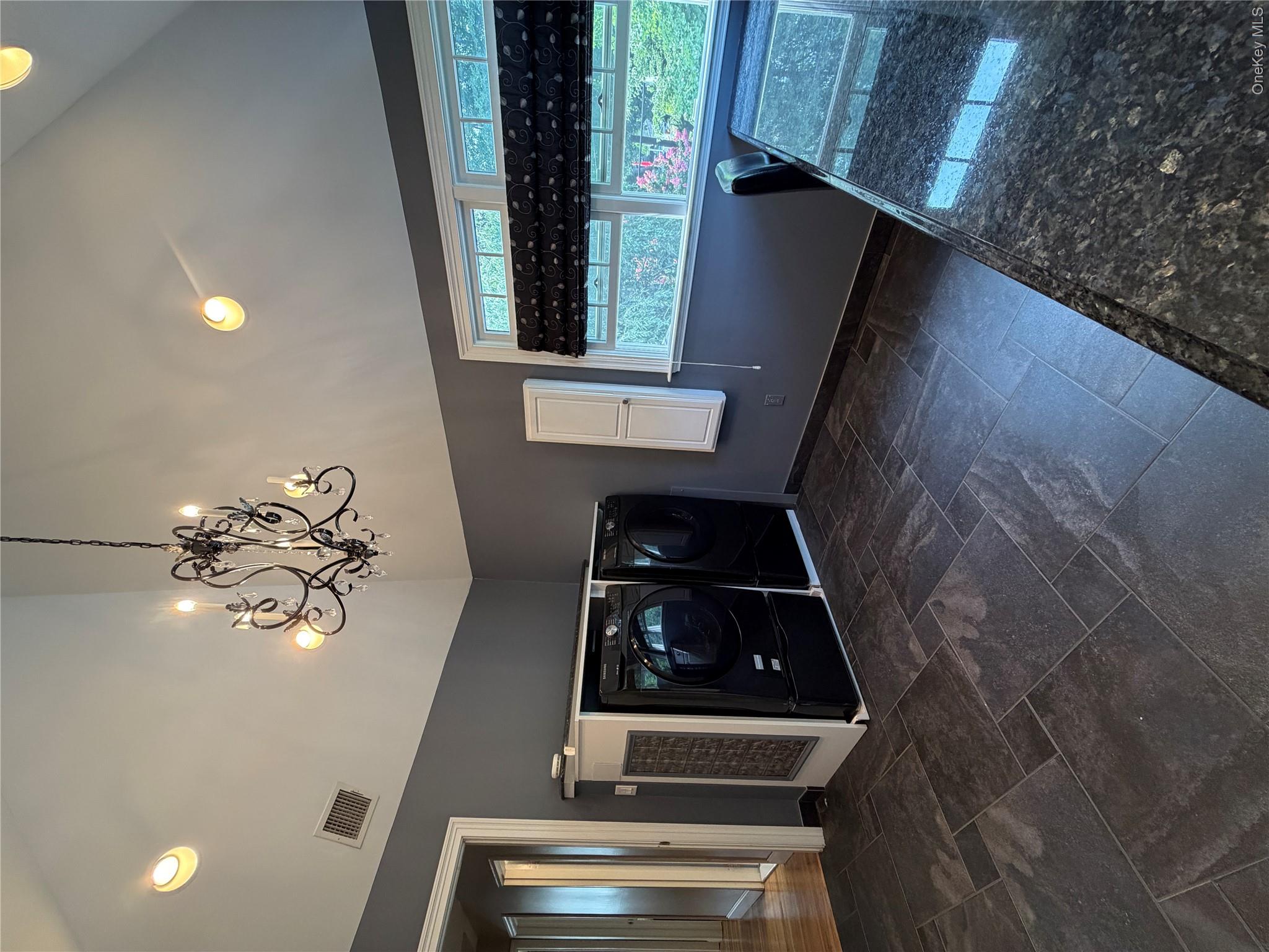 24 Arlington Avenue Property Photo 4