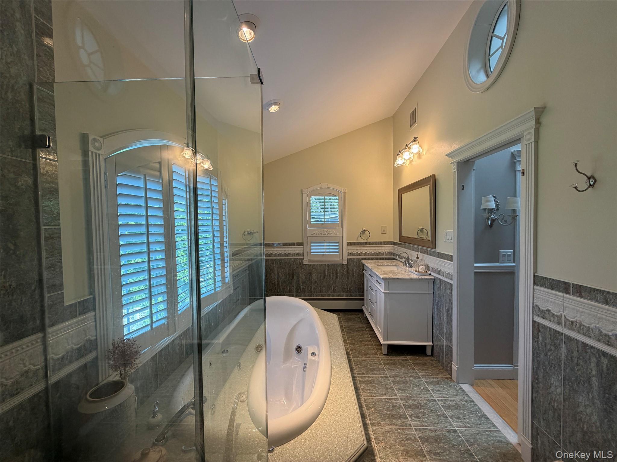 24 Arlington Avenue Property Photo 12
