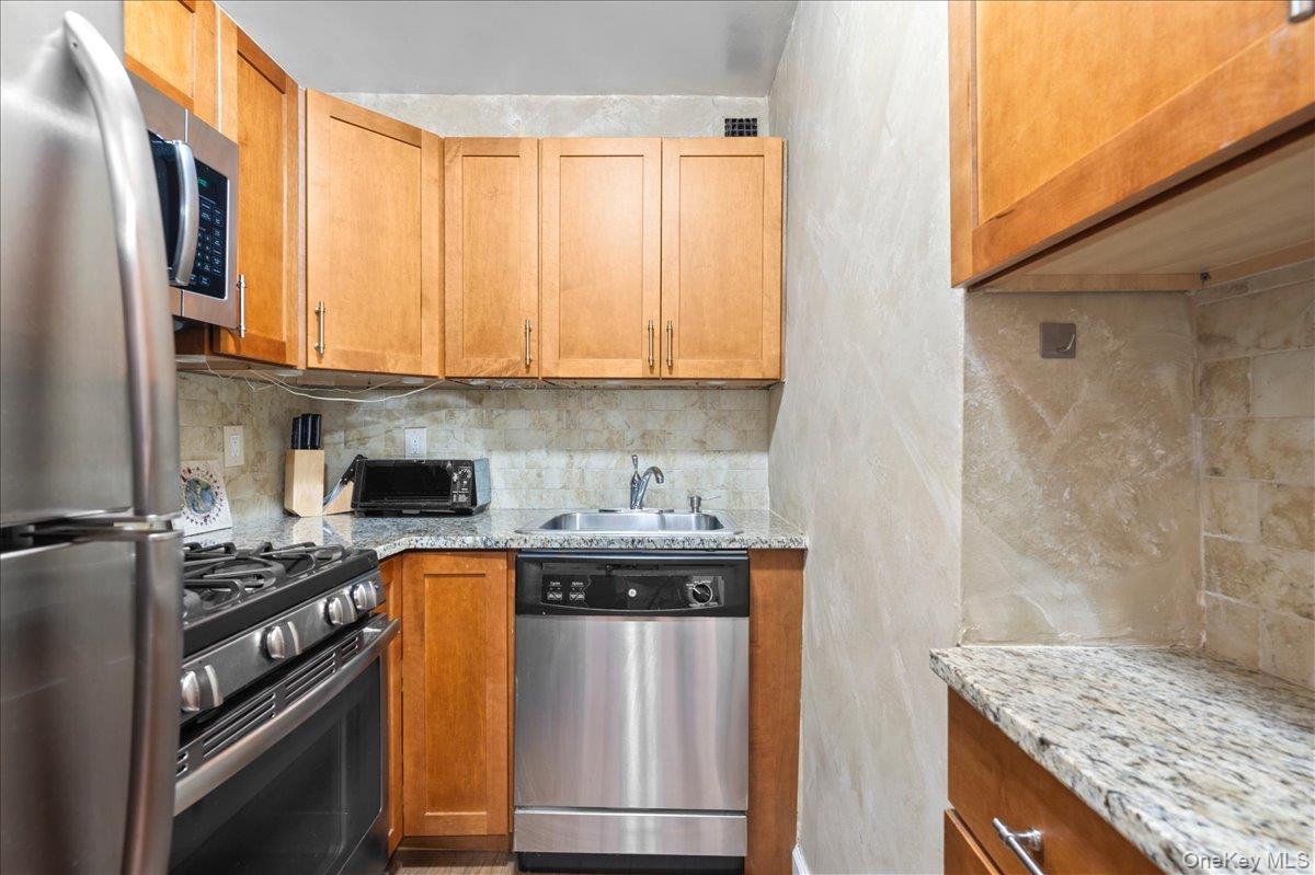 16 Lake Street 7k Property Photo 14