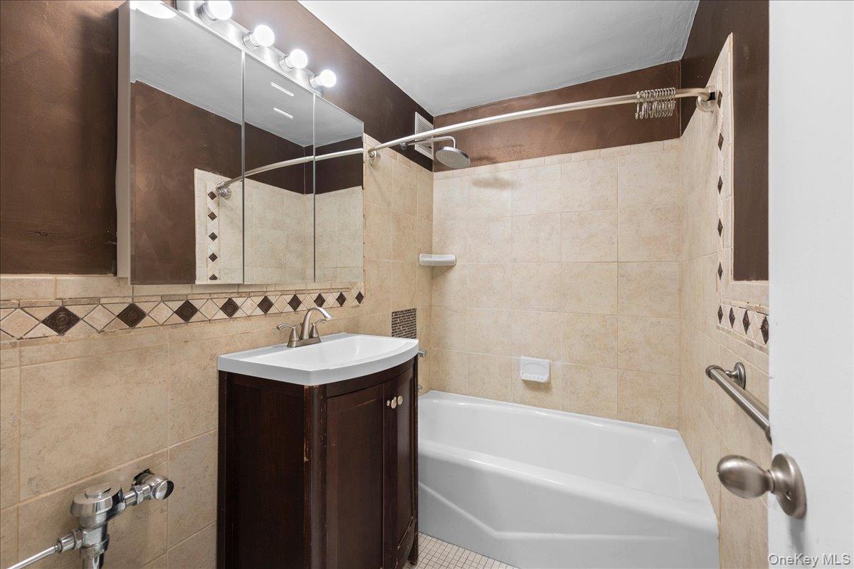 16 Lake Street 7k Property Photo 17