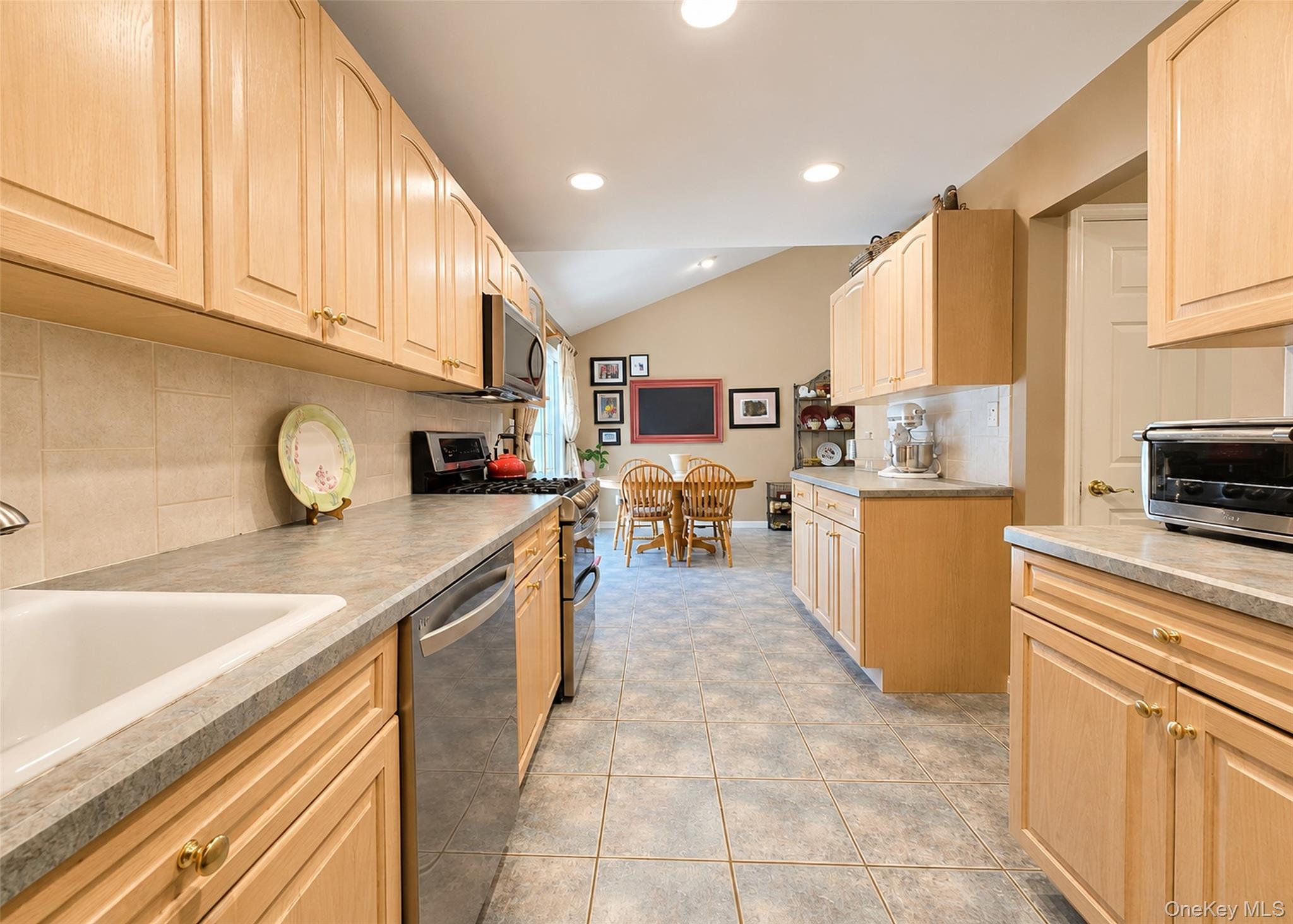 8 Starlight Drive Property Photo 3