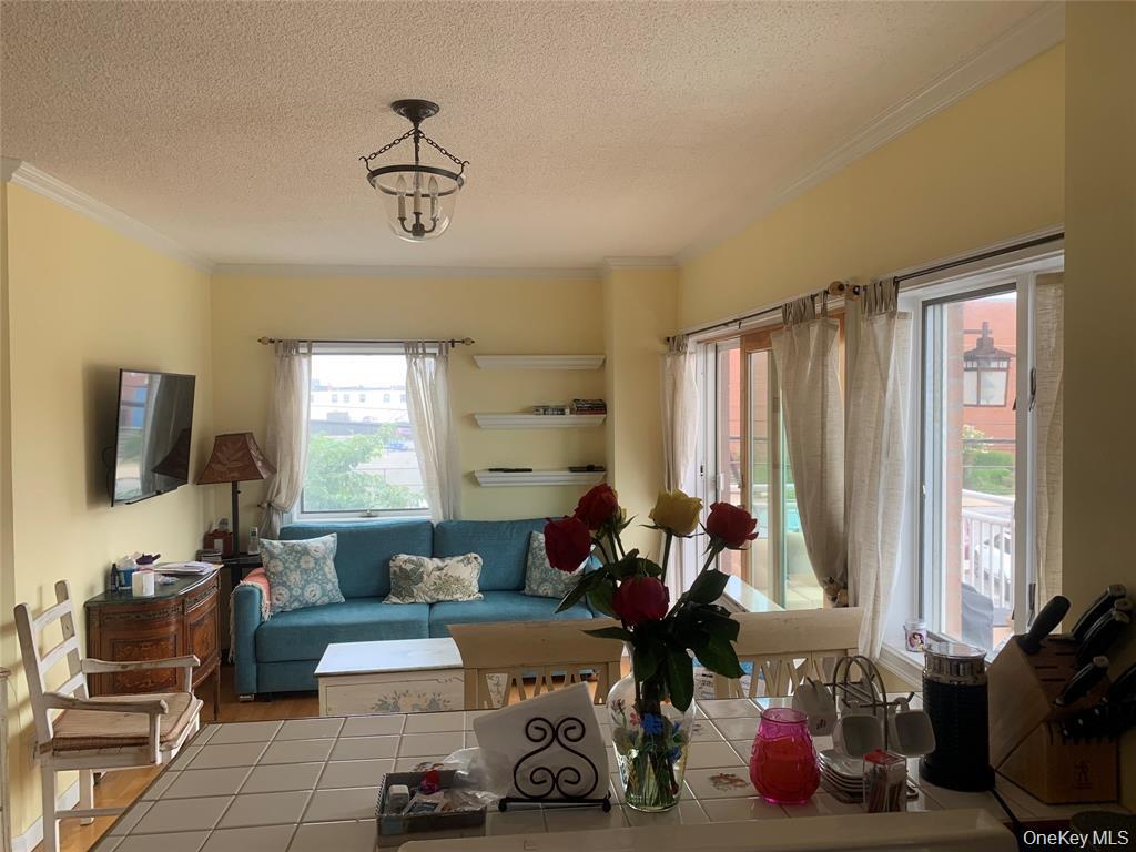 780 W Broadway 2d Property Photo 6